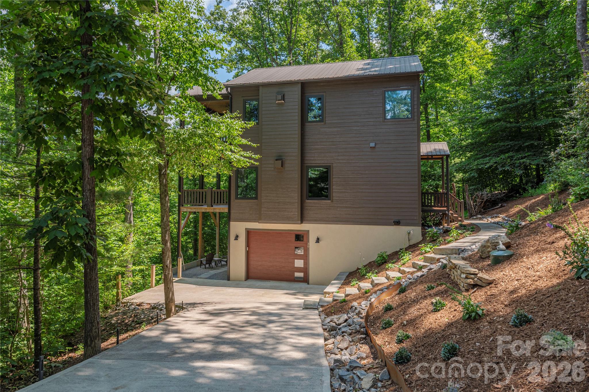28 & 30 Garren View Drive, Fairview, photo 3 of 8