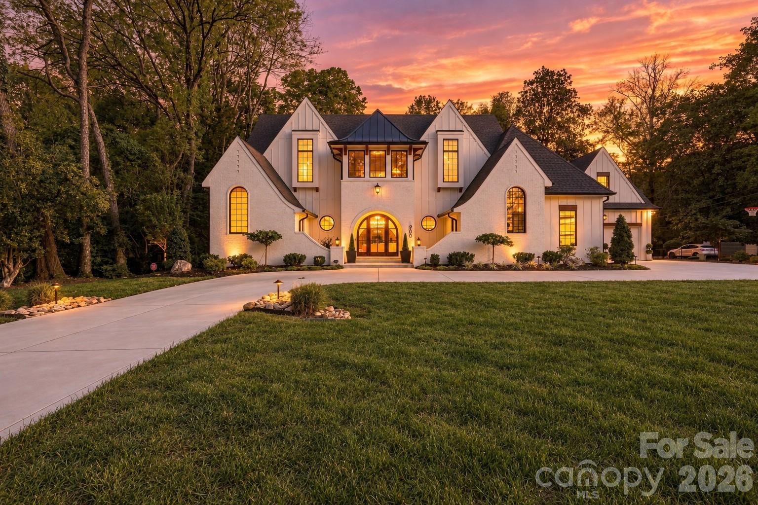 900 Jefferson Drive, Charlotte, photo 1 of 8