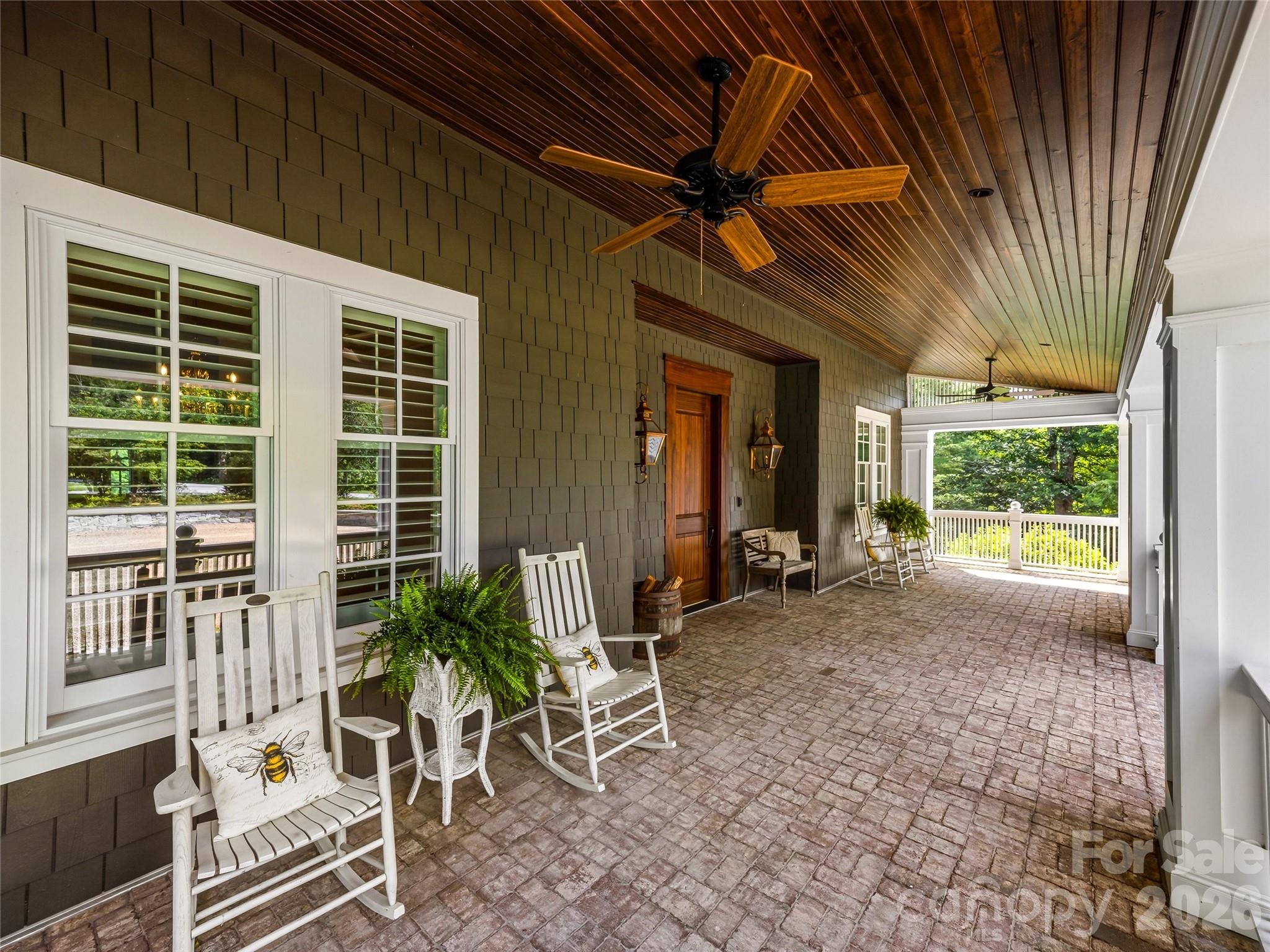 1 Cedar Chine Drive, Asheville, photo 6 of 8