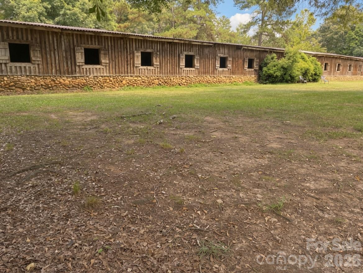 350 Vick Russell Lane, Columbus, photo 6 of 8