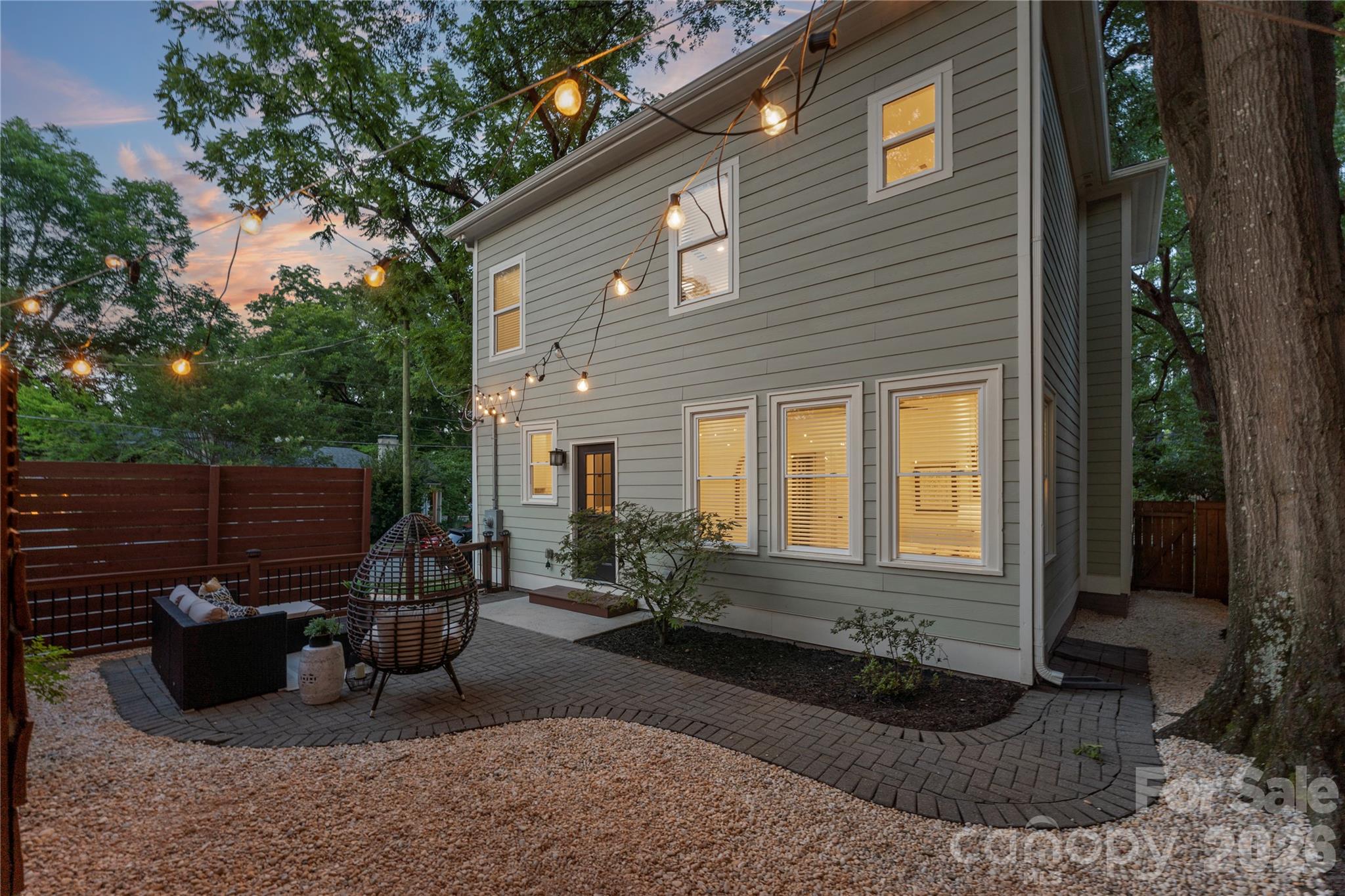 429 Pecan Avenue, Charlotte, photo 3 of 8