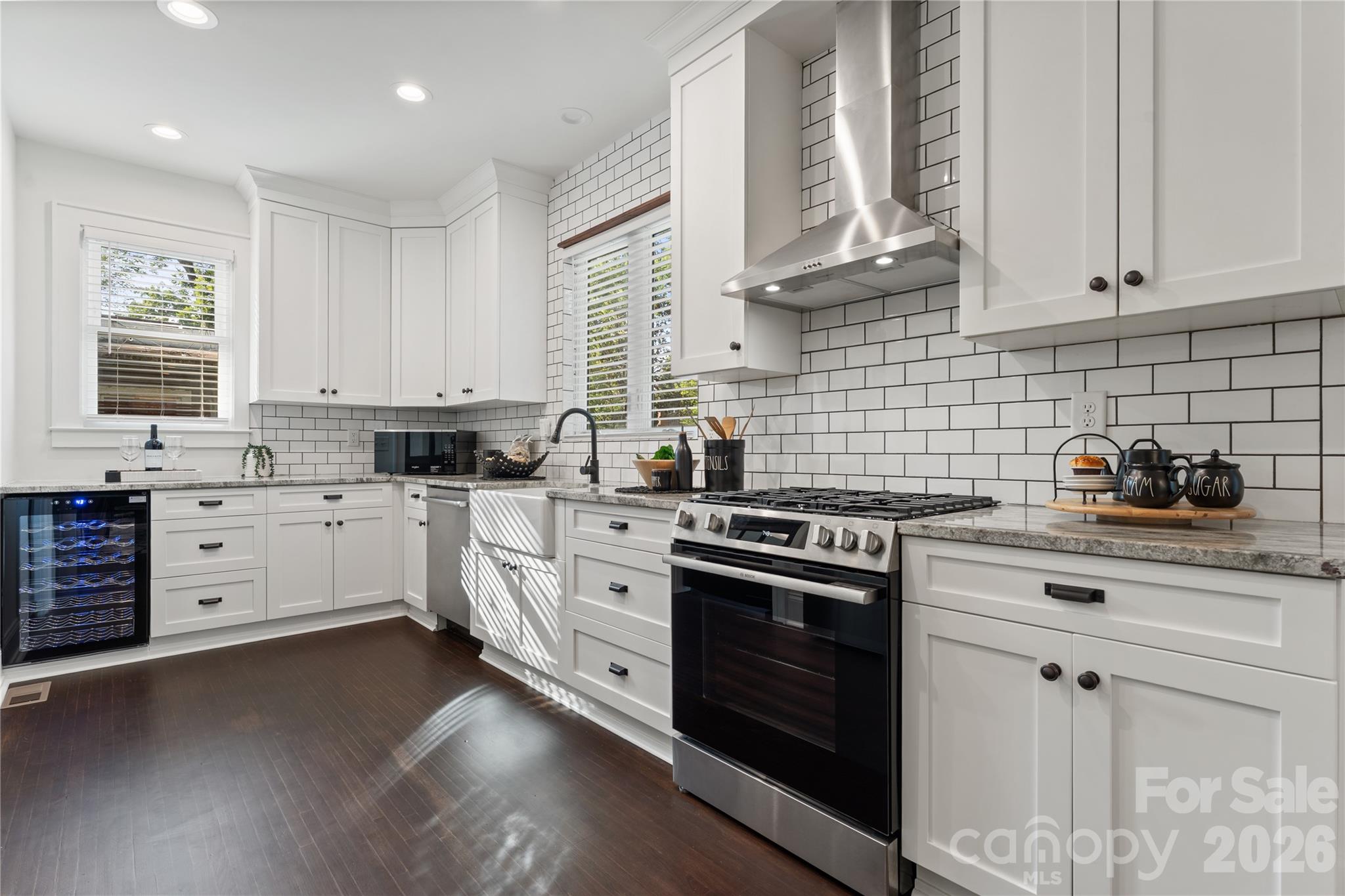429 Pecan Avenue, Charlotte, photo 5 of 8