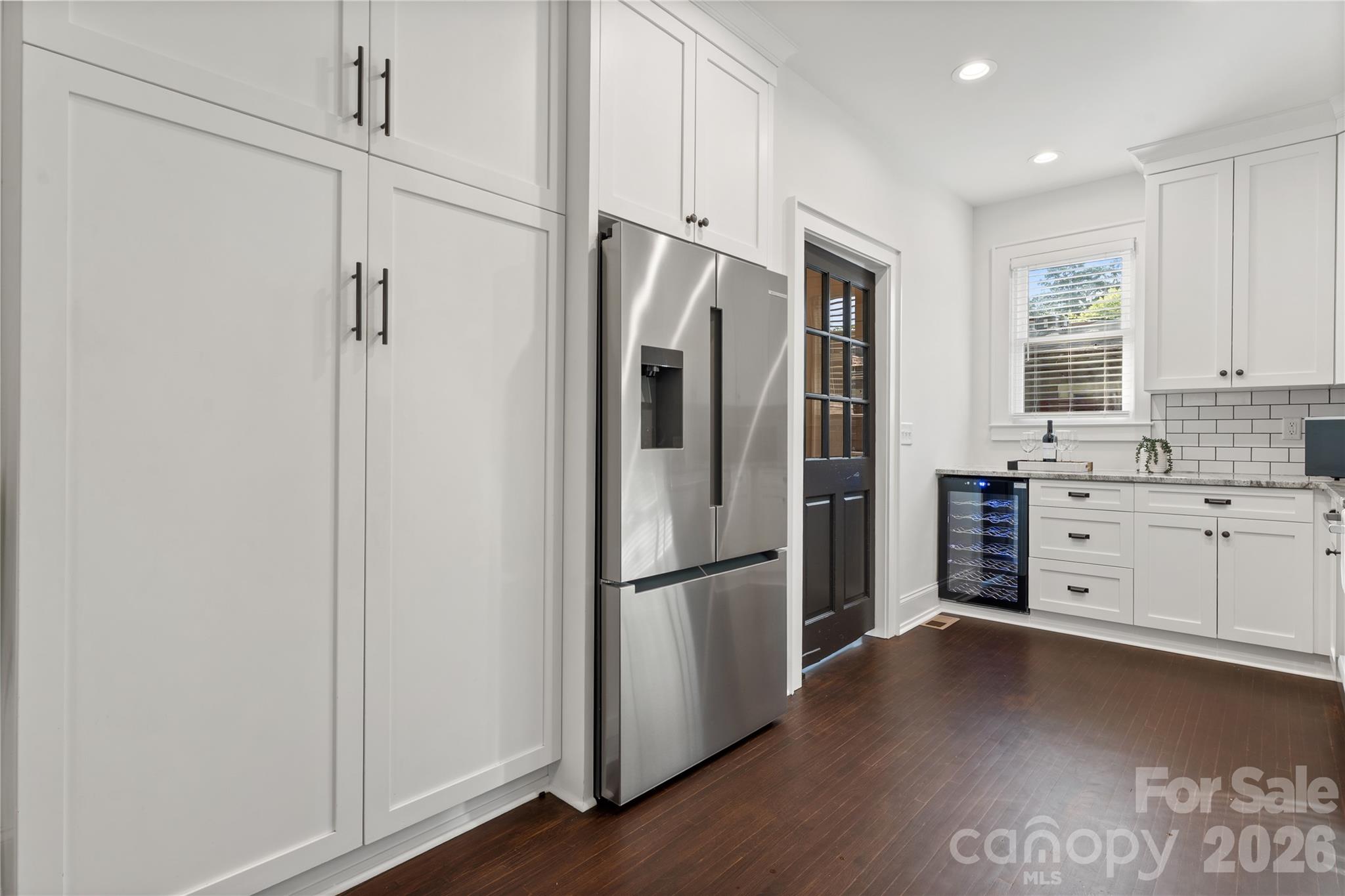 429 Pecan Avenue, Charlotte, photo 6 of 8