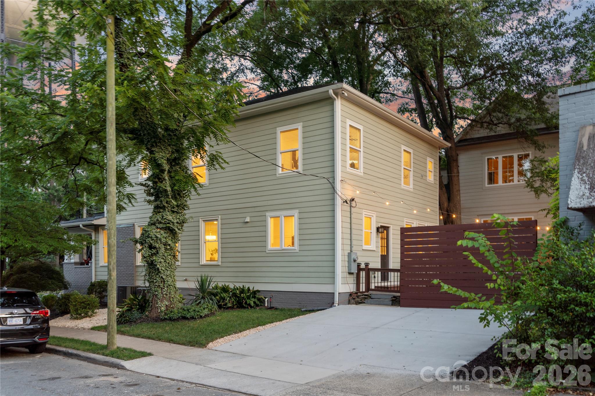 429 Pecan Avenue, Charlotte, photo 4 of 8