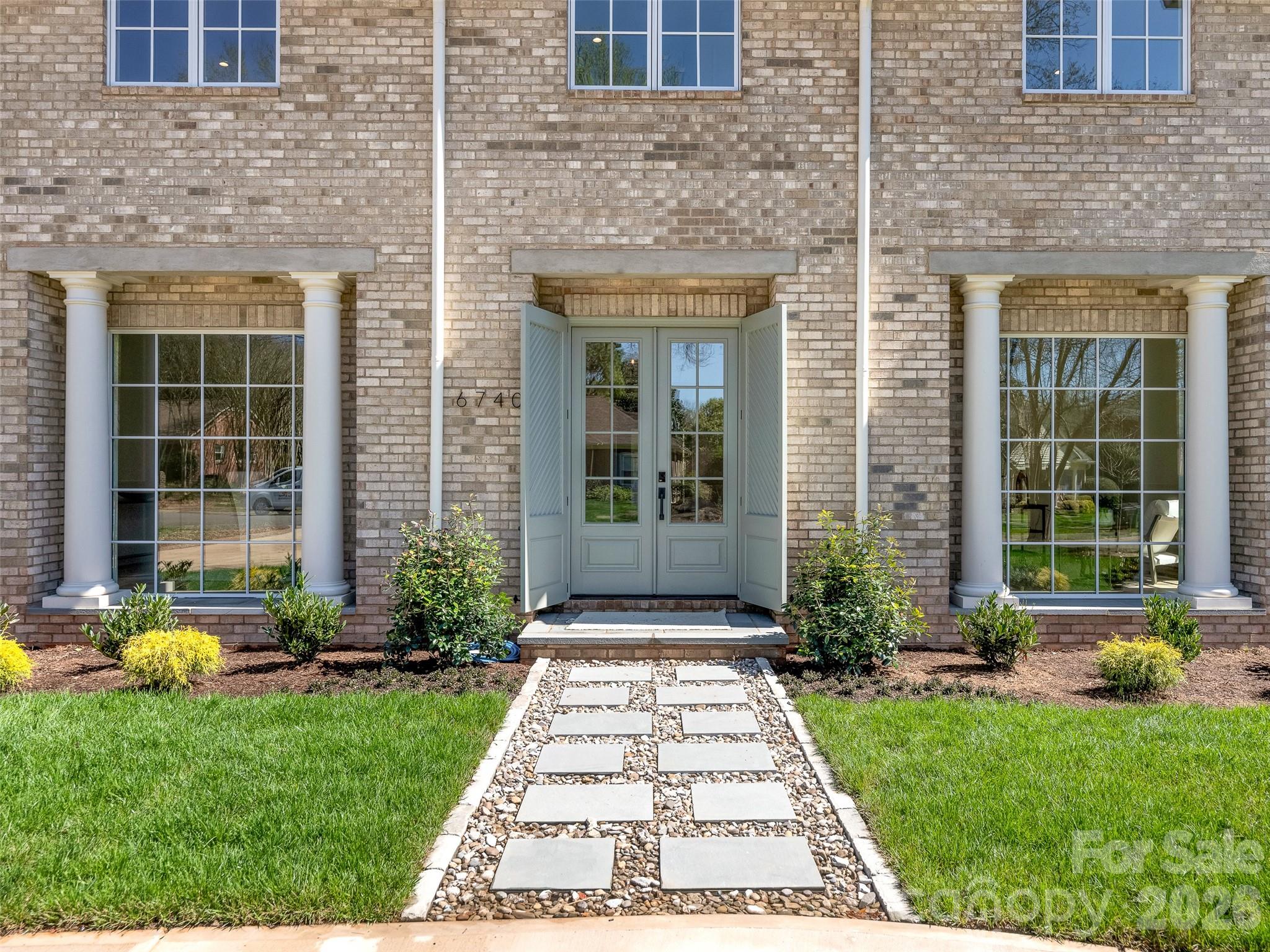 6740 Newhall Road, Charlotte, photo 2 of 8