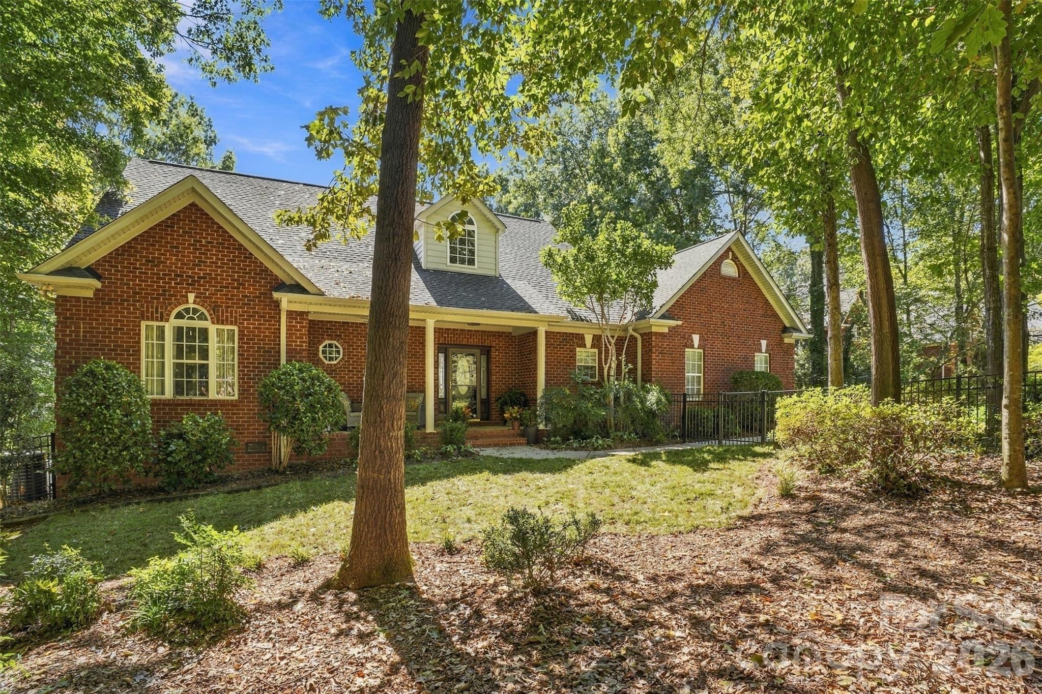 232 Pebble Stone Lane, Matthews, photo 3 of 8