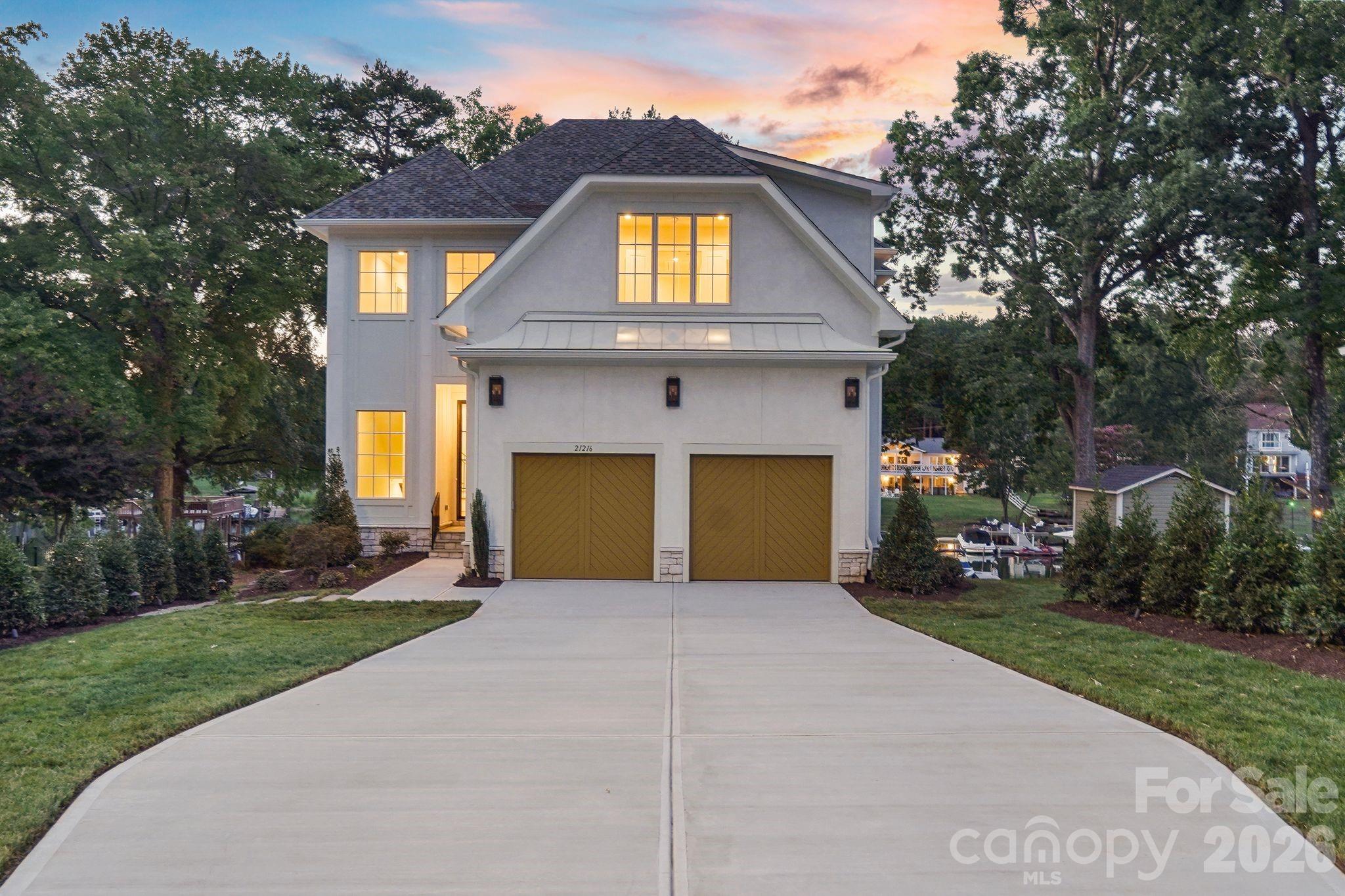 21216 Rio Oro Drive, Cornelius, photo 3 of 8