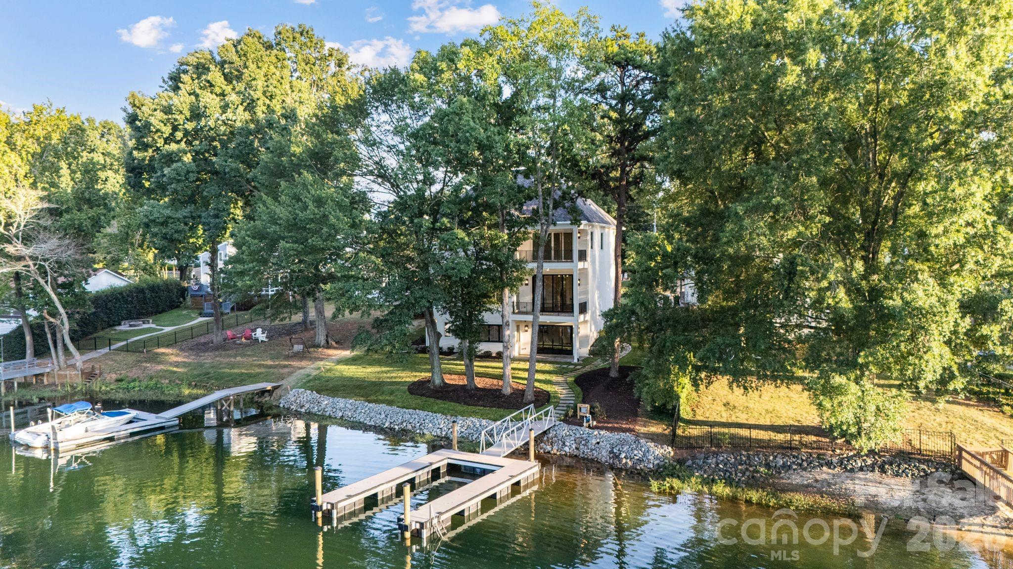 21216 Rio Oro Drive, Cornelius, photo 4 of 8