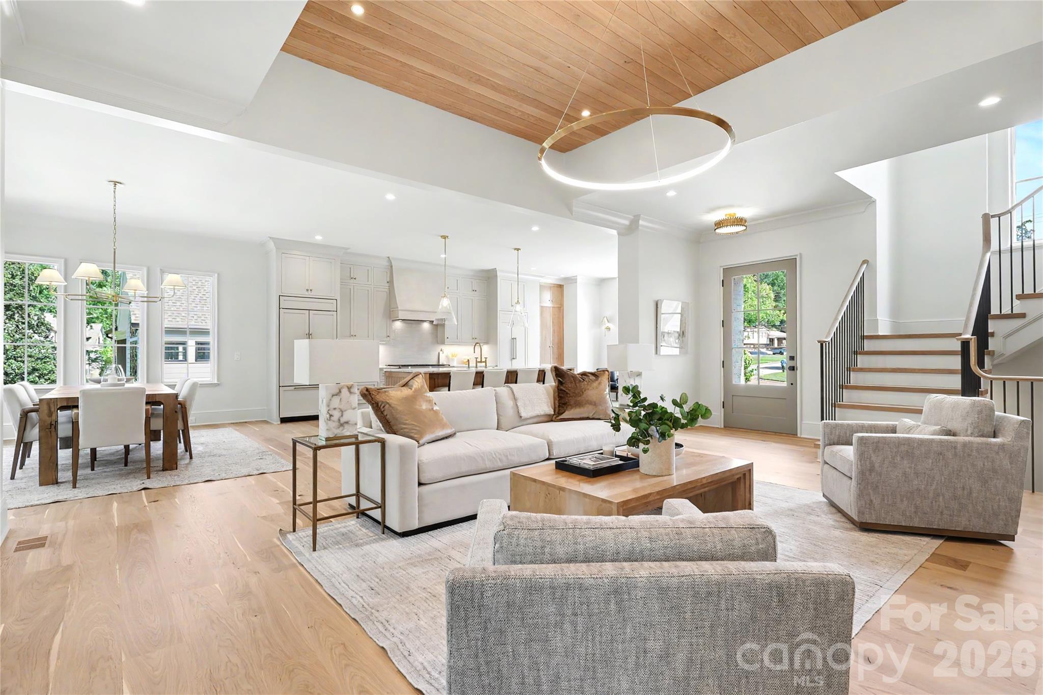 932 Heather Lane, Charlotte, photo 2 of 8