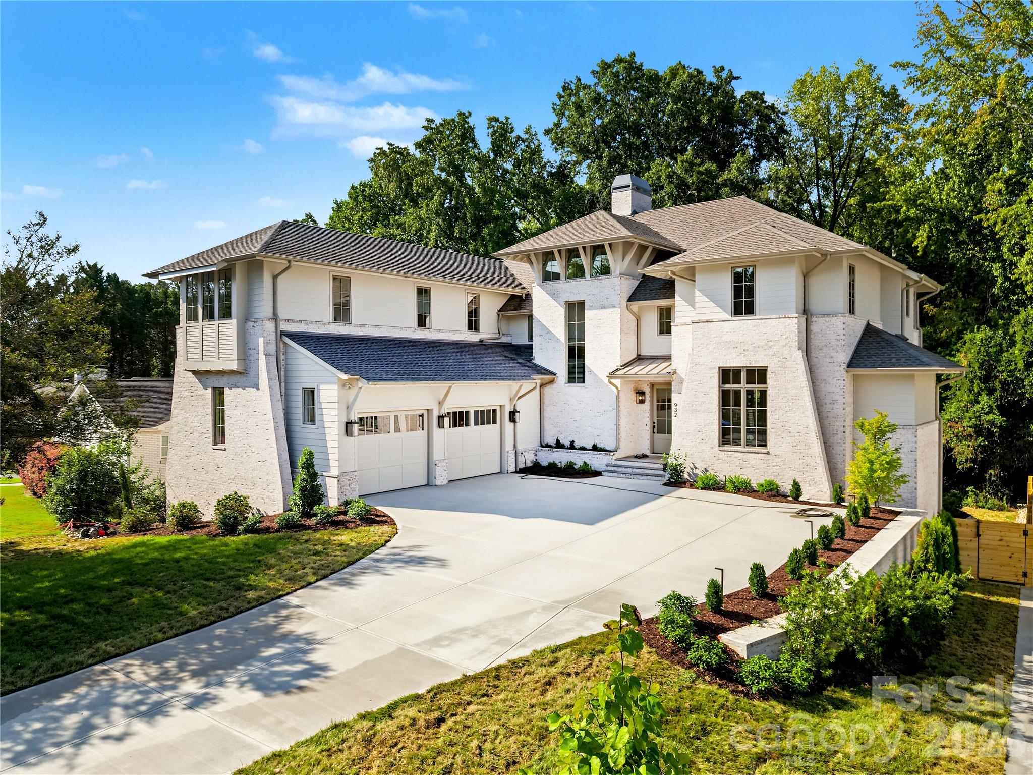 932 Heather Lane, Charlotte, photo 1 of 8