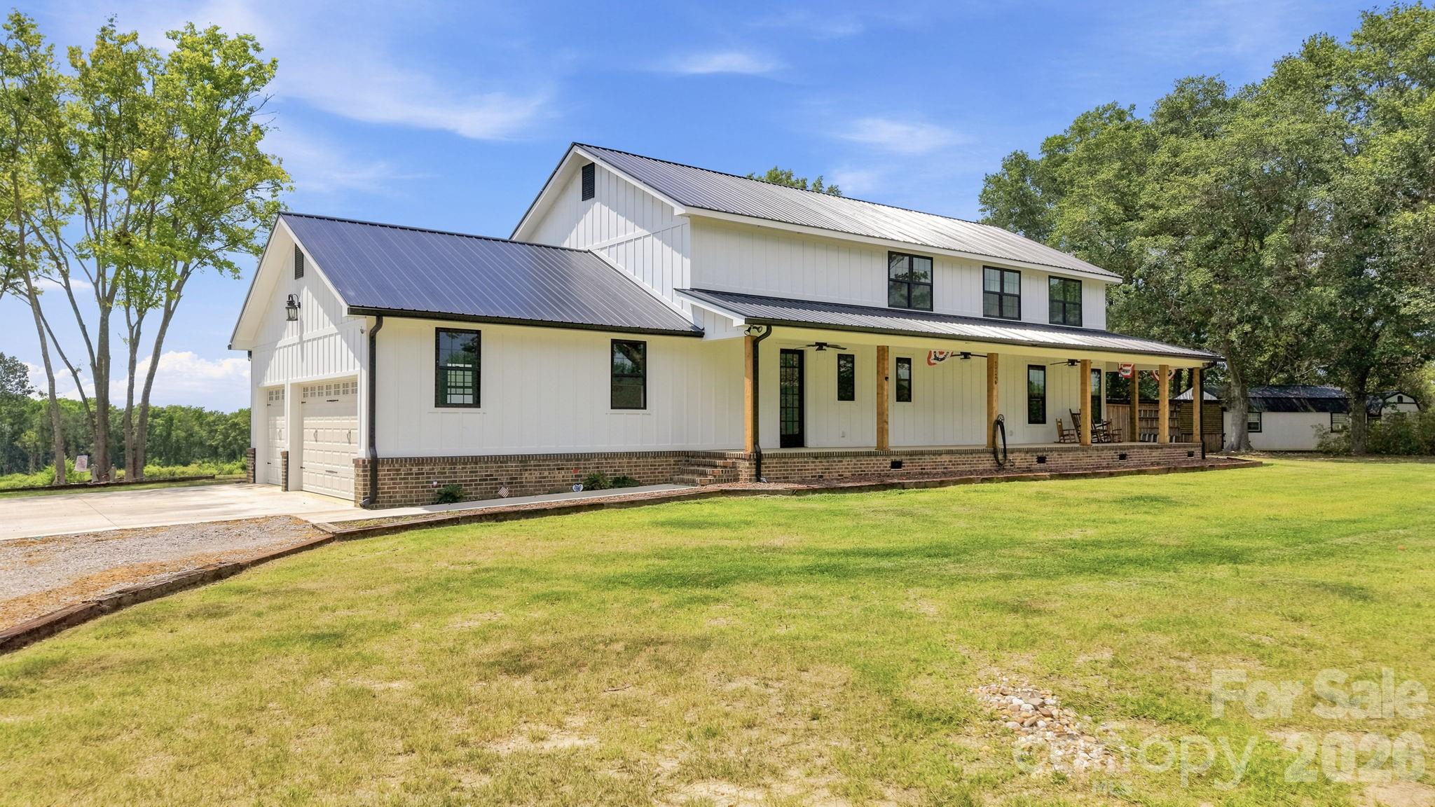 1726 Old Cheraw Highway, Rockingham, photo 1 of 8