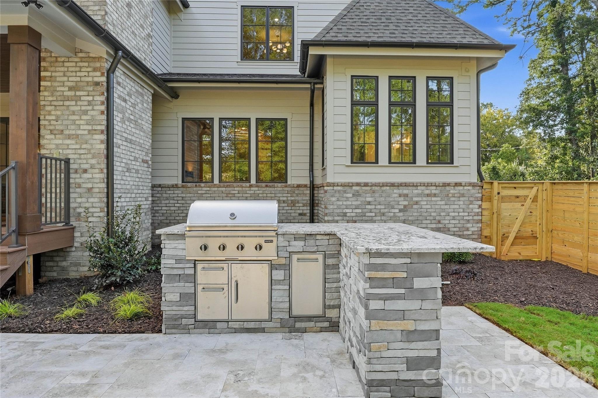 617 Shelton Street, Charlotte, photo 4 of 8