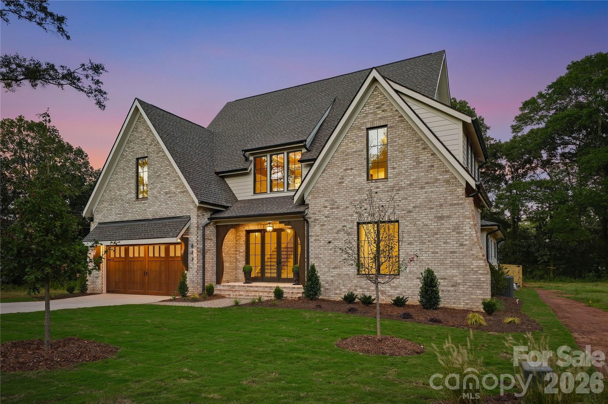 617 Shelton Street, Charlotte, photo 1 of 8