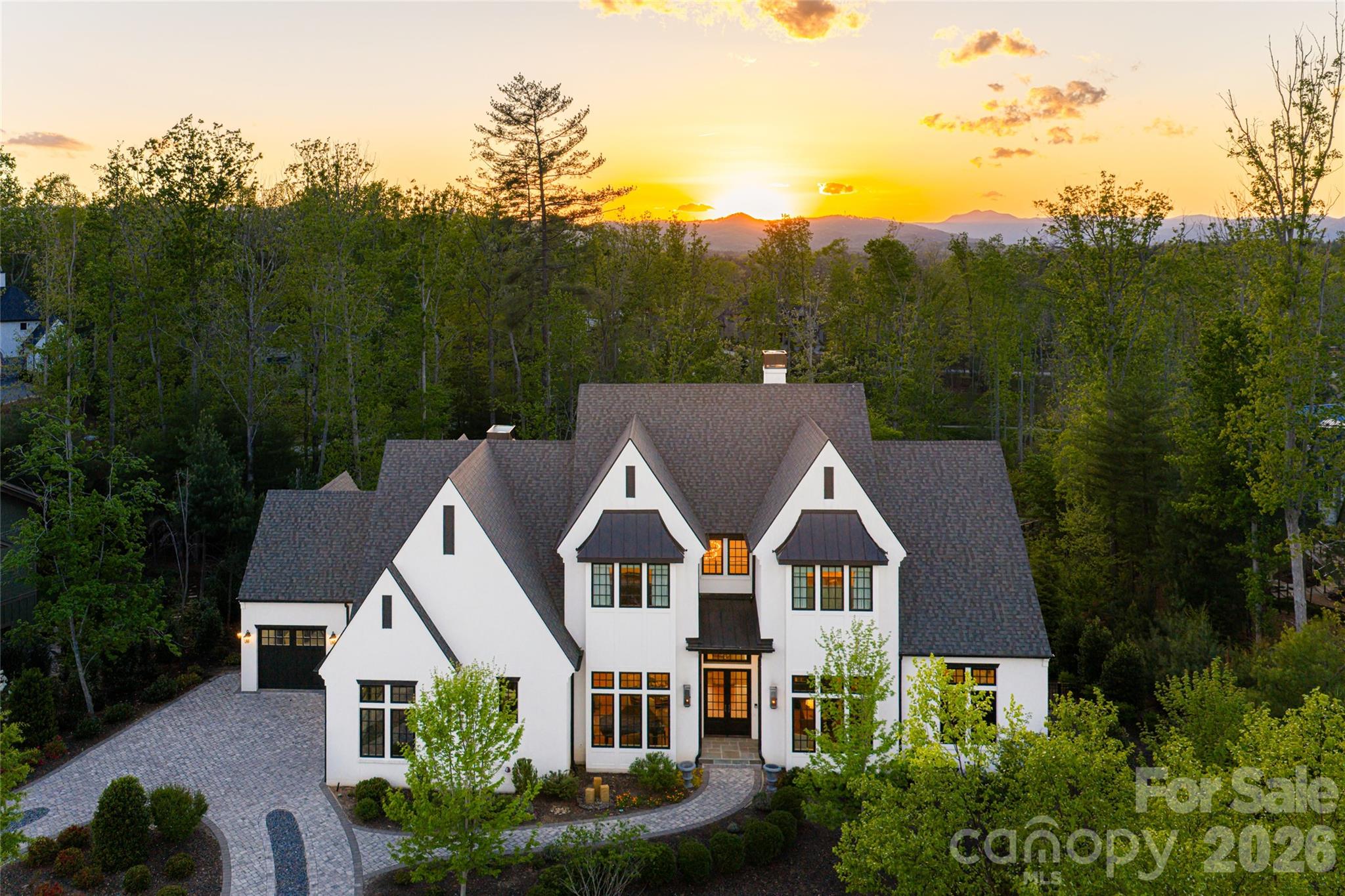 6 Stansbury Drive, Asheville, photo 1 of 8