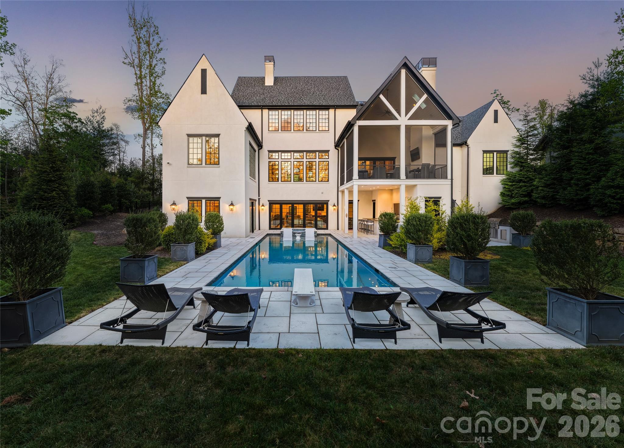 6 Stansbury Drive, Asheville, photo 2 of 8