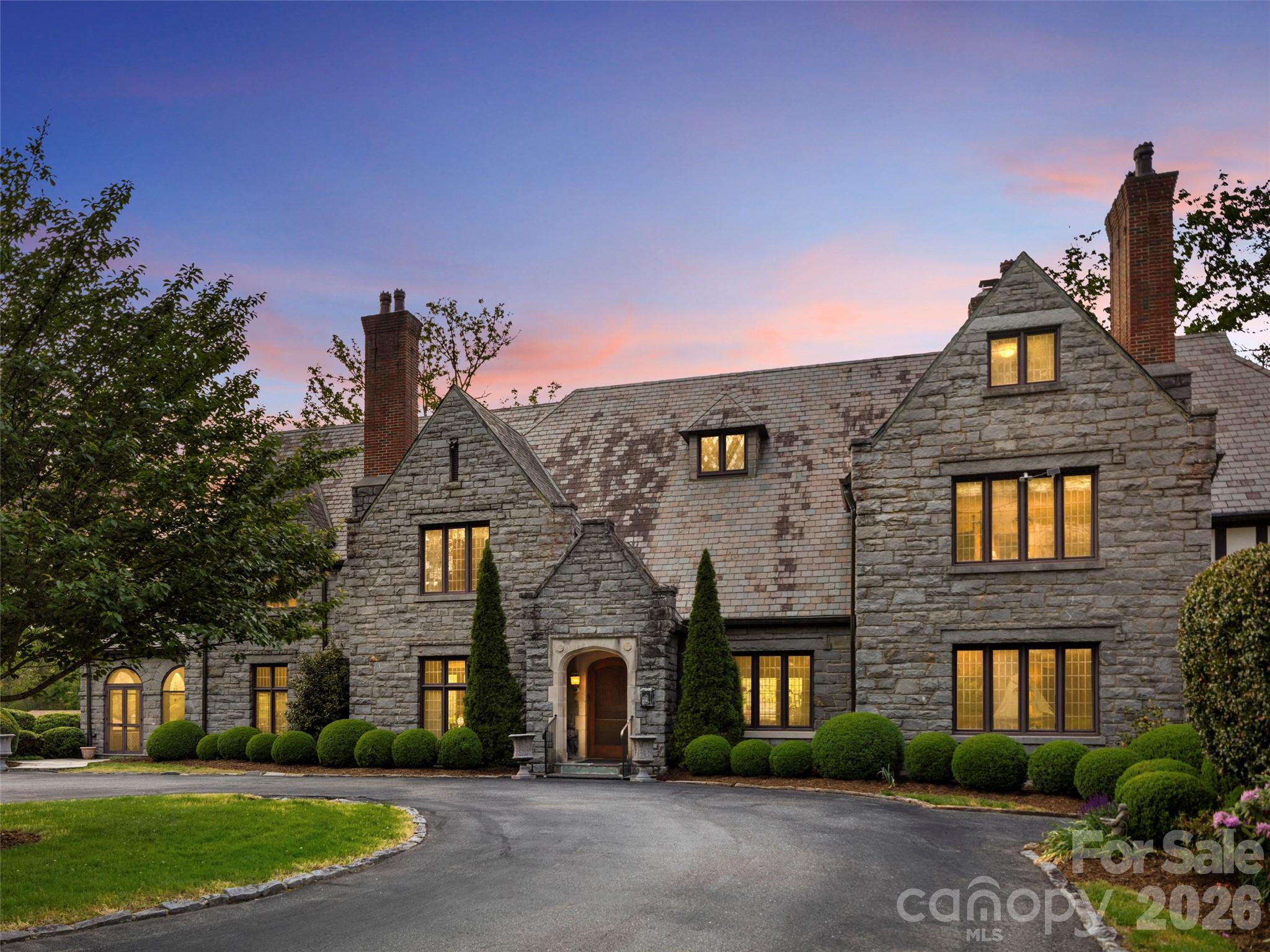 436 Vanderbilt Road, Biltmore Forest, photo 1 of 8