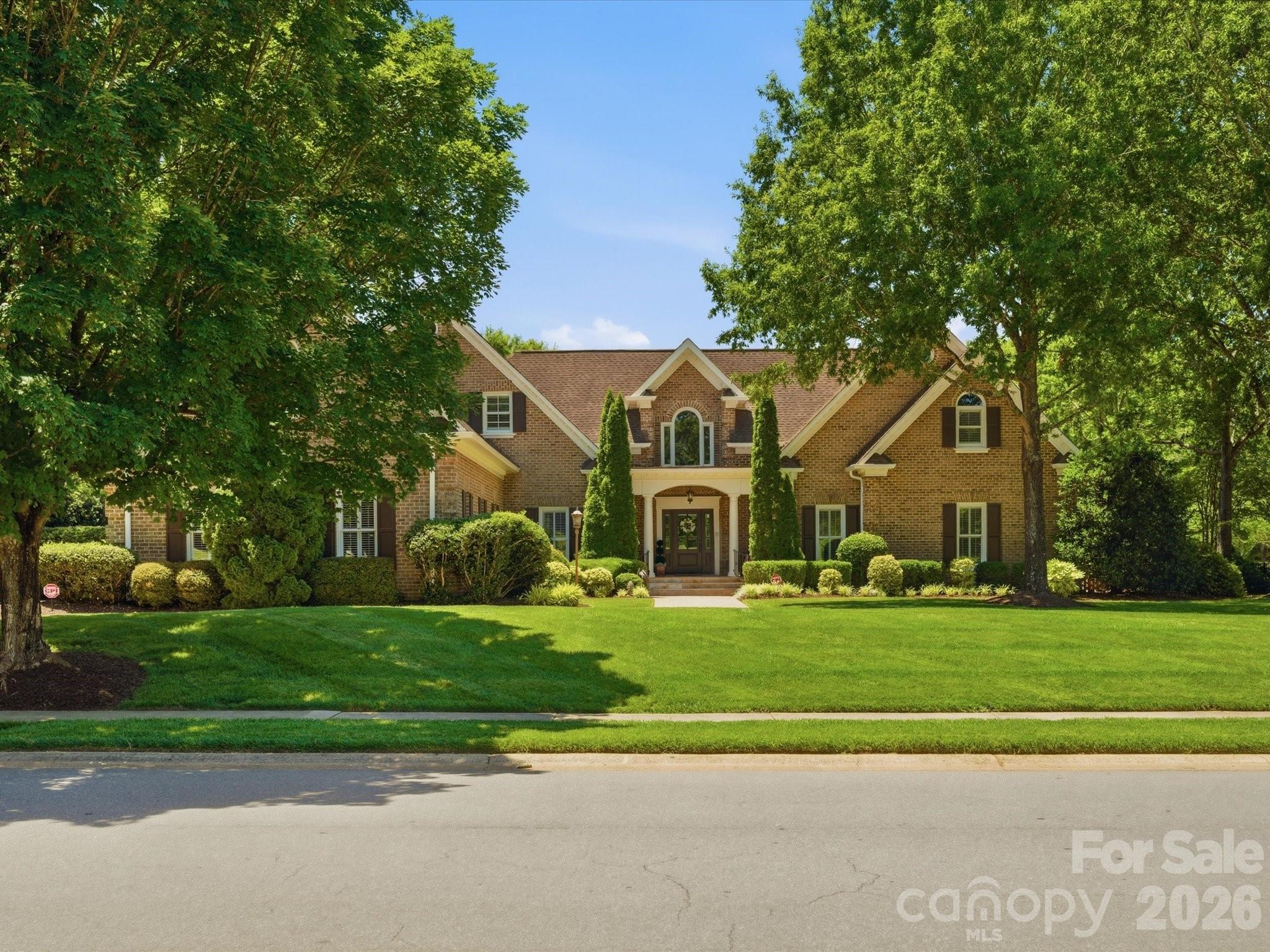 5617 Providence Country Club Drive, Charlotte, photo 6 of 8
