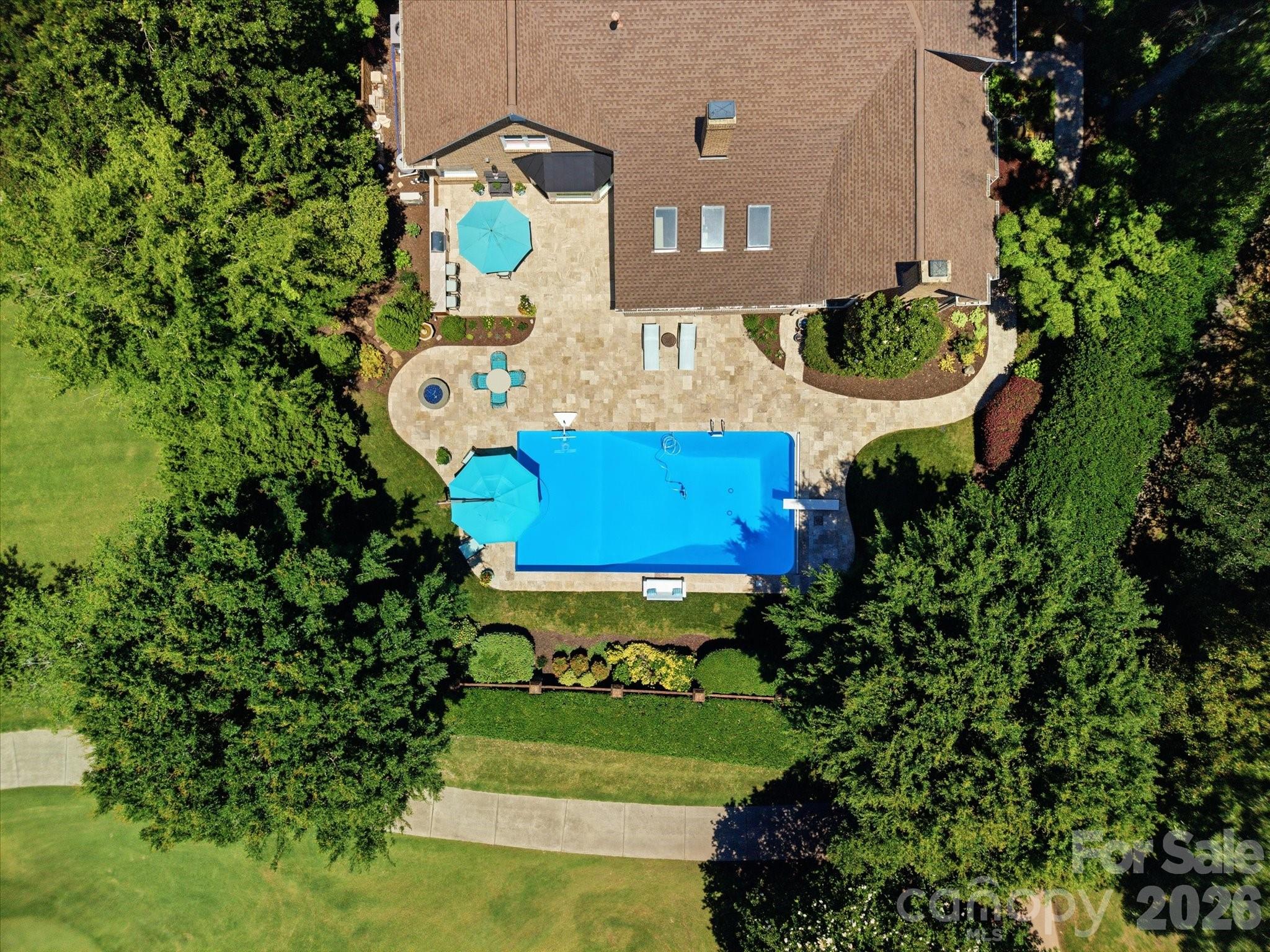 5617 Providence Country Club Drive, Charlotte, photo 3 of 8