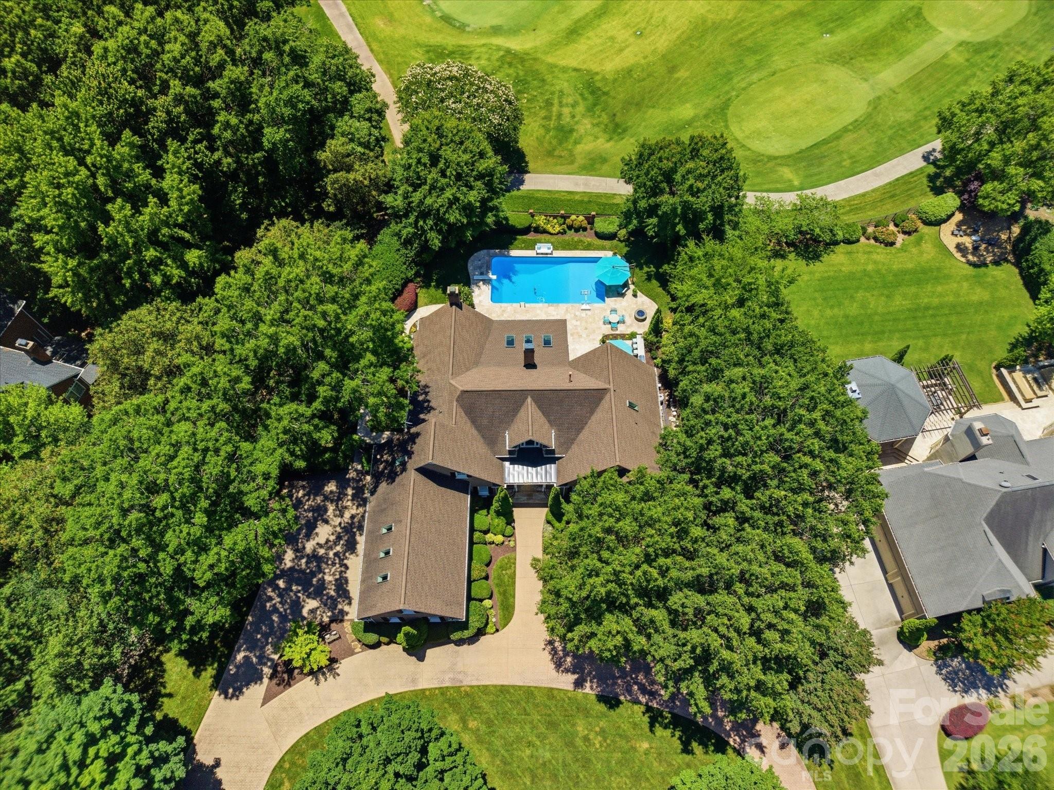 5617 Providence Country Club Drive, Charlotte, photo 1 of 8