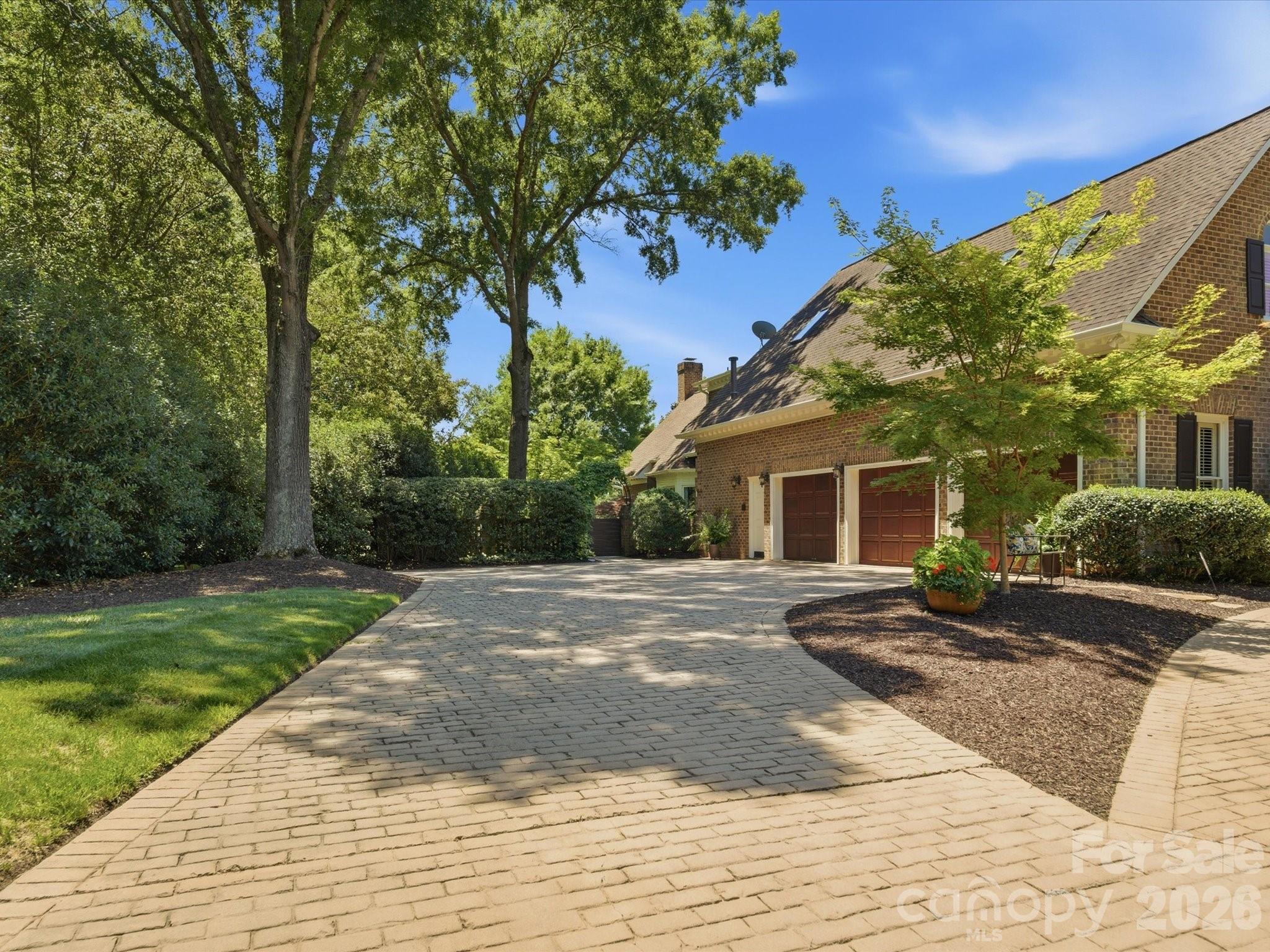 5617 Providence Country Club Drive, Charlotte, photo 7 of 8