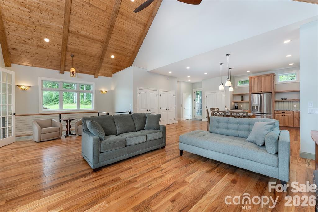326 Golden Valley Drive, Hendersonville, photo 7 of 8