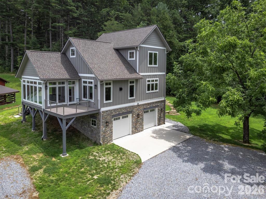 326 Golden Valley Drive, Hendersonville, photo 5 of 8