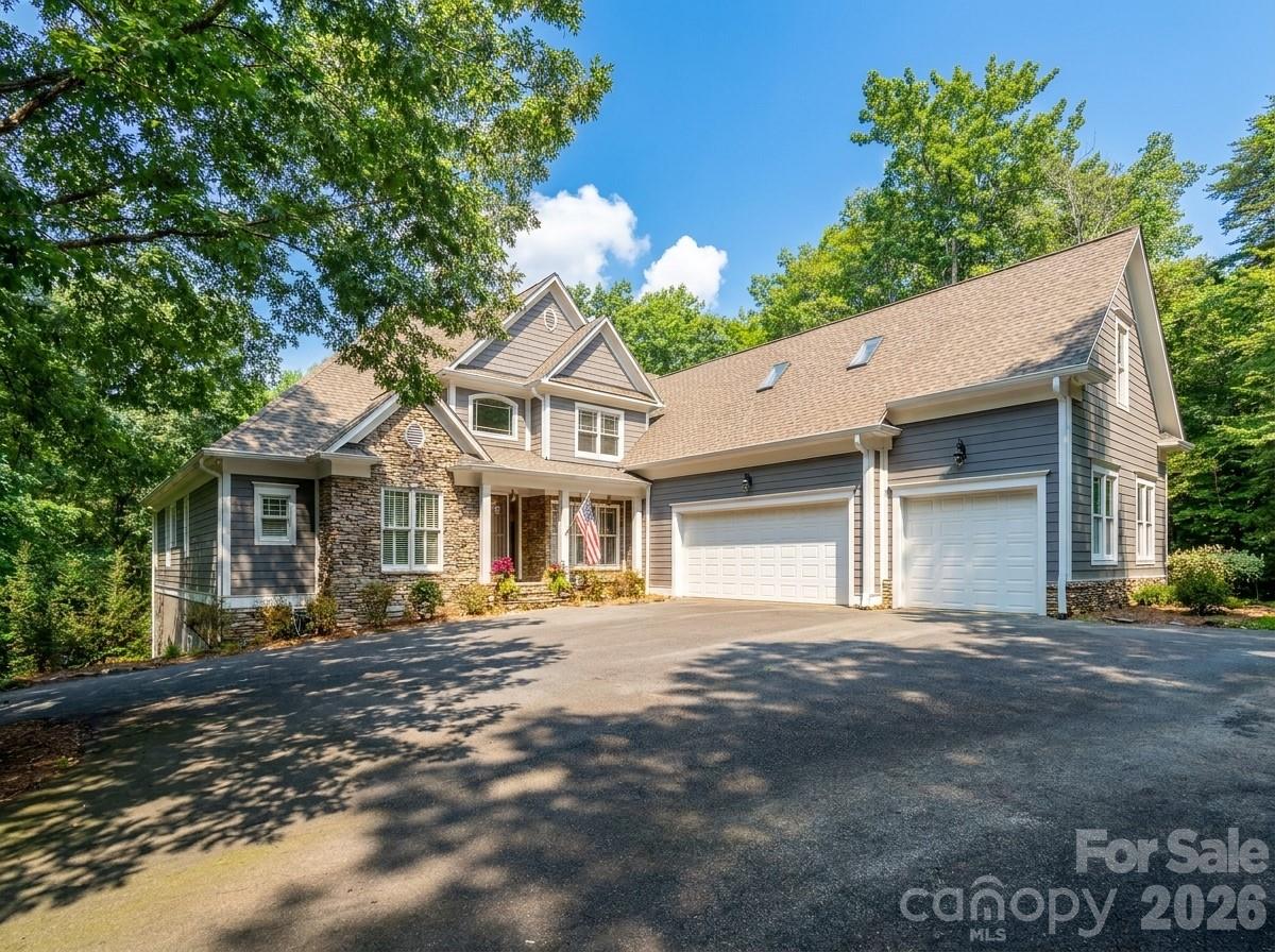 1820 Southpoint Lane, New London, photo 1 of 8