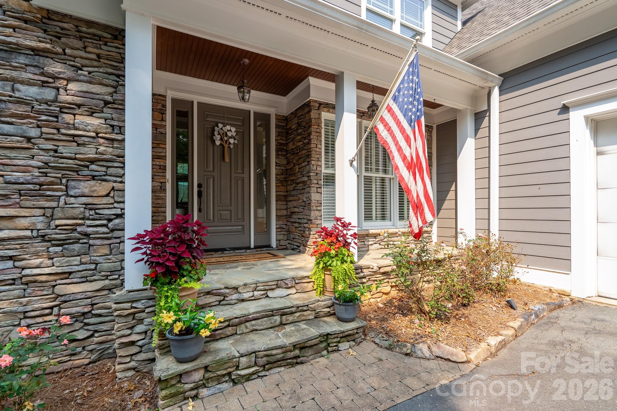 1820 Southpoint Lane, New London, photo 5 of 8