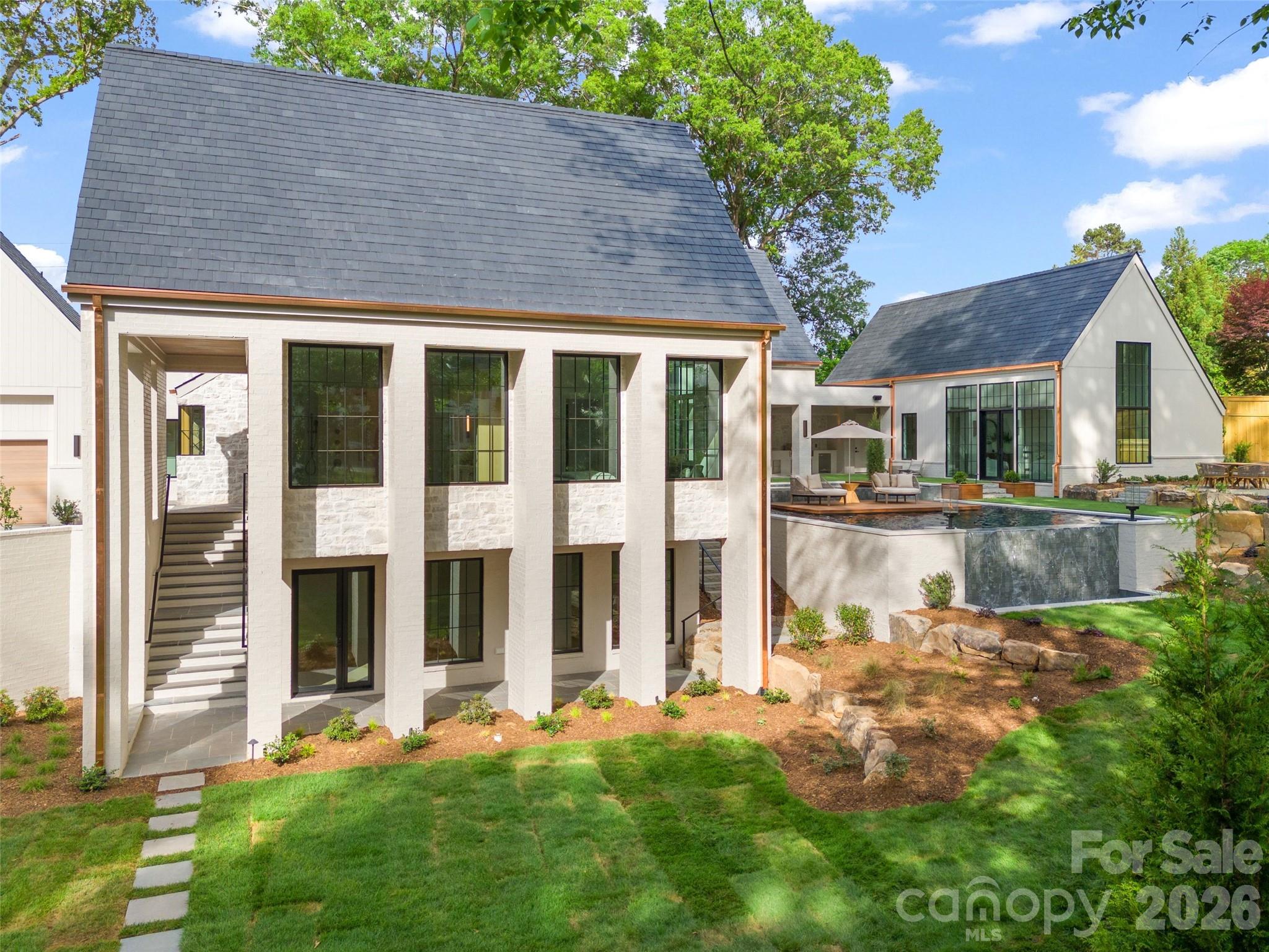 4111 Columbine Circle, Charlotte, photo 5 of 8