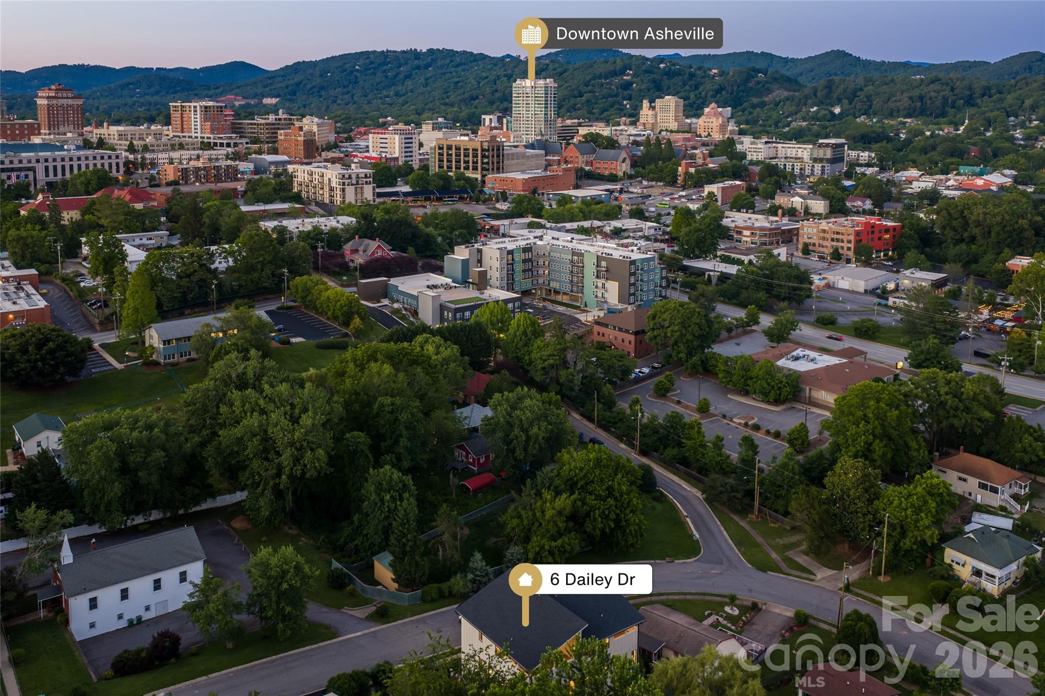 6 Dailey Drive, Asheville, photo 4 of 8