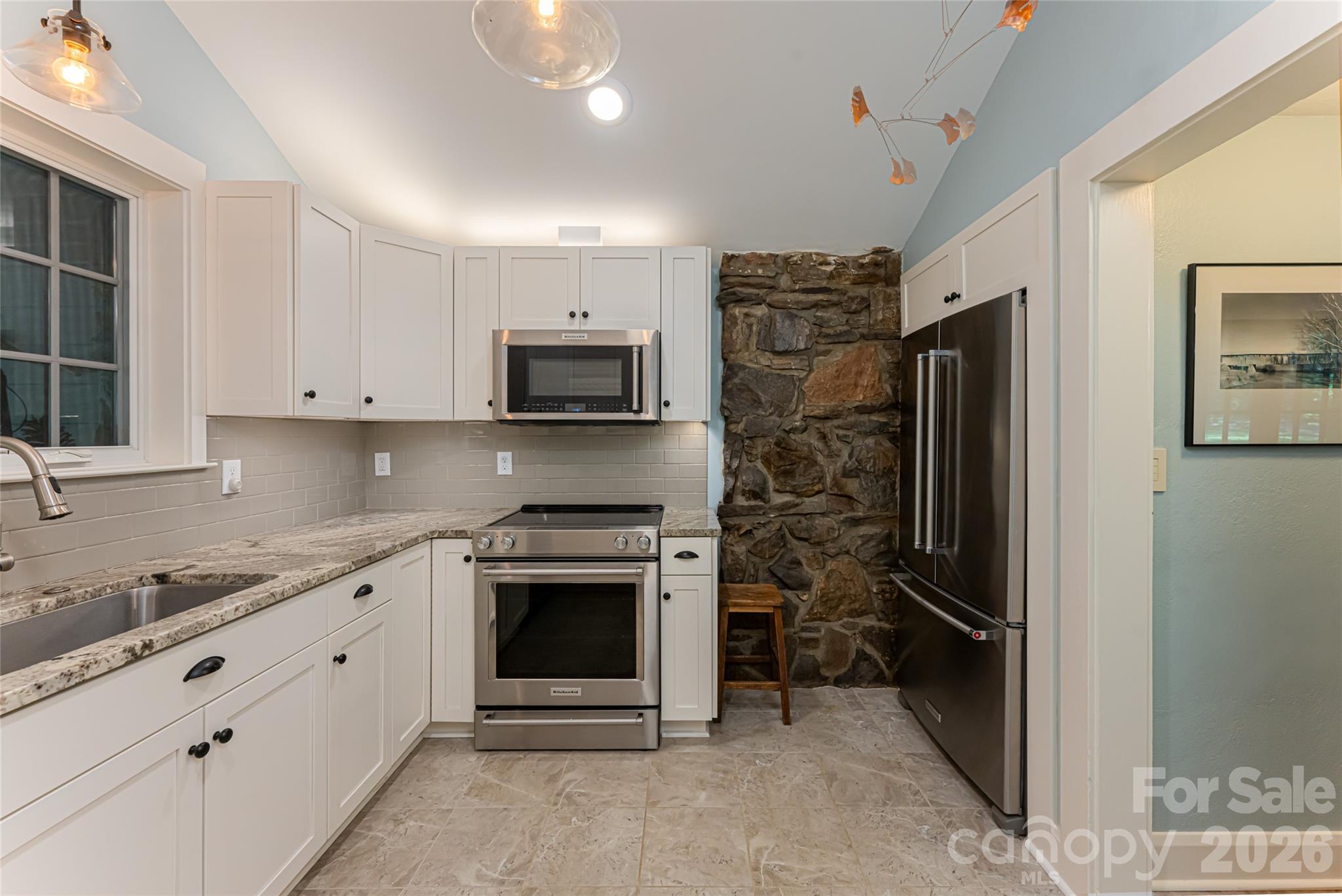 711 Shawnee Trail, Asheville, photo 7 of 8