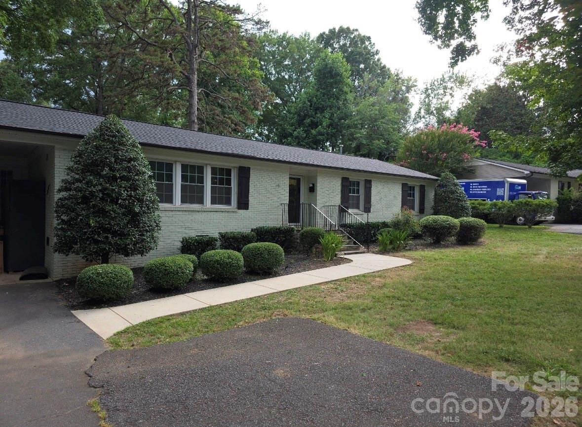 4124 Randolph Road, Charlotte, photo 1 of 8