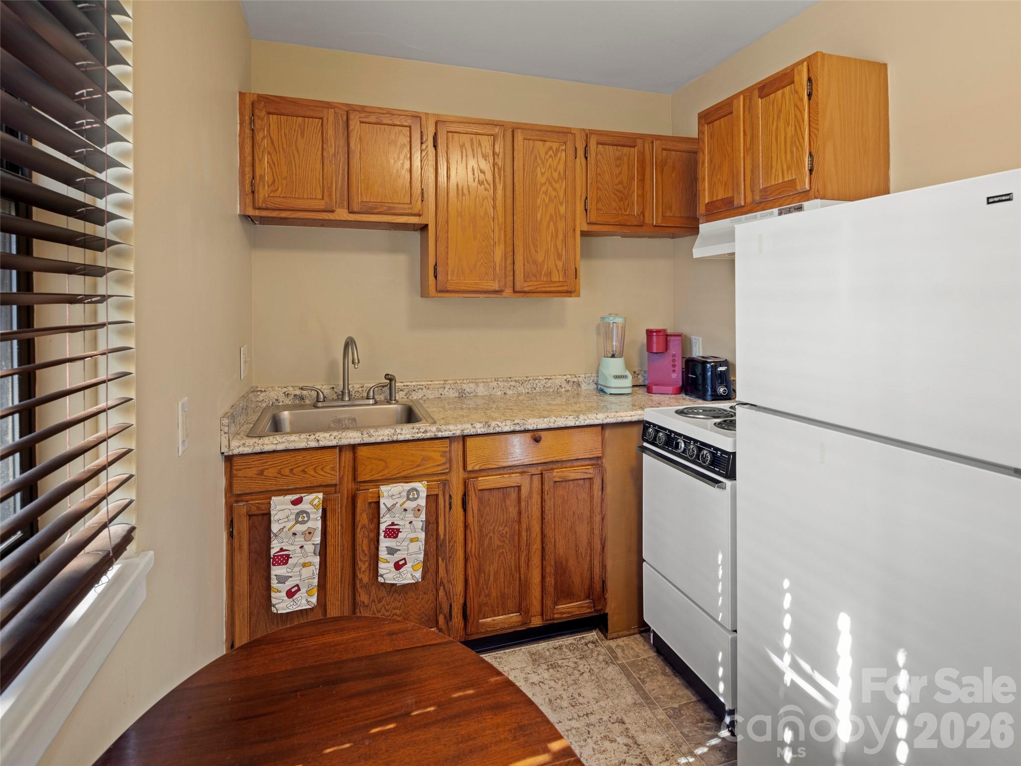 615 Biltmore Avenue, Asheville, photo 6 of 8