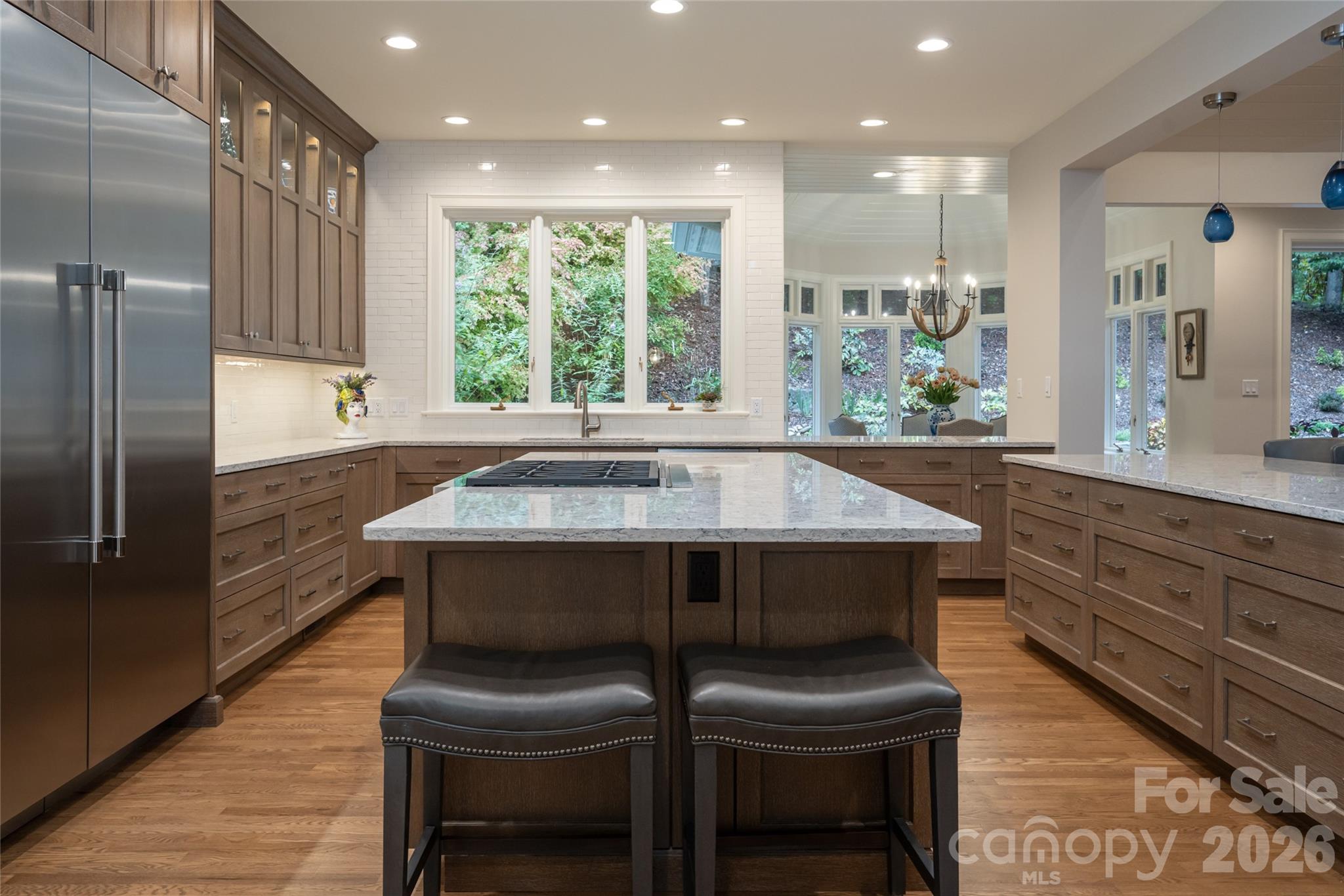 4 Cedar Hill Drive, Asheville, photo 3 of 8