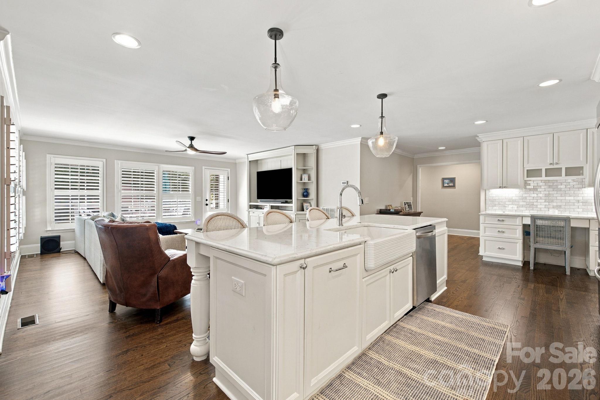 1901 Runnymede Lane, Charlotte, photo 5 of 8