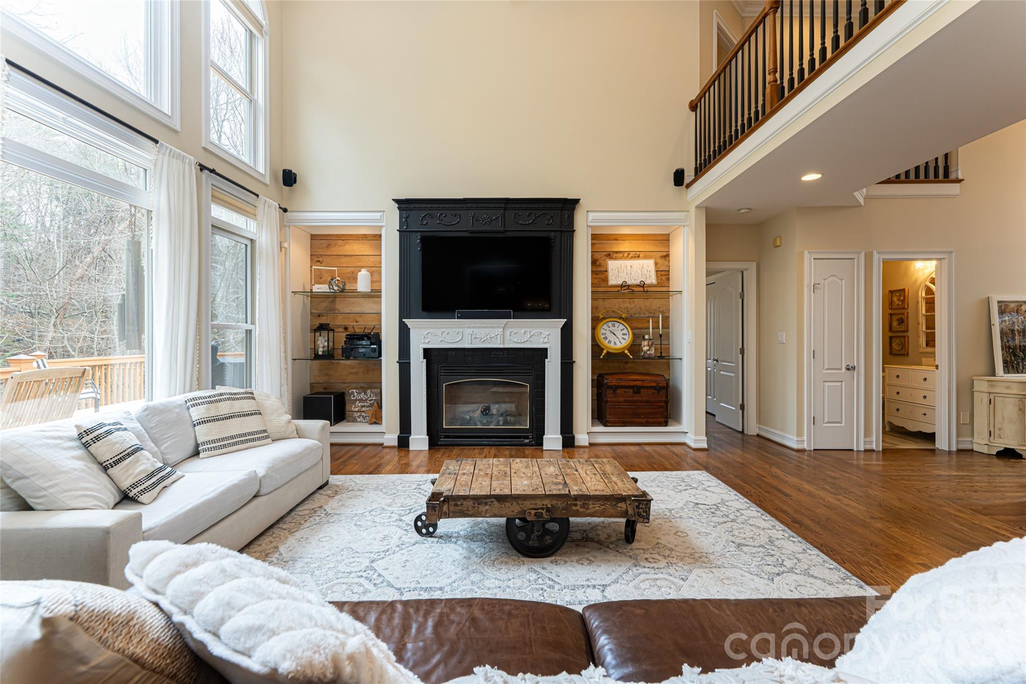 39 Windover Drive, Asheville, photo 4 of 8