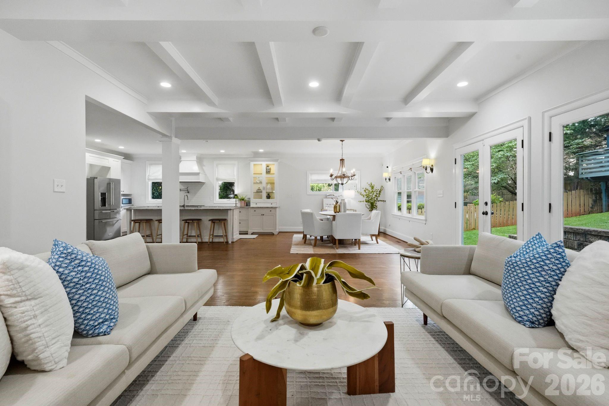 2013 Victorian Place, Charlotte, photo 2 of 8
