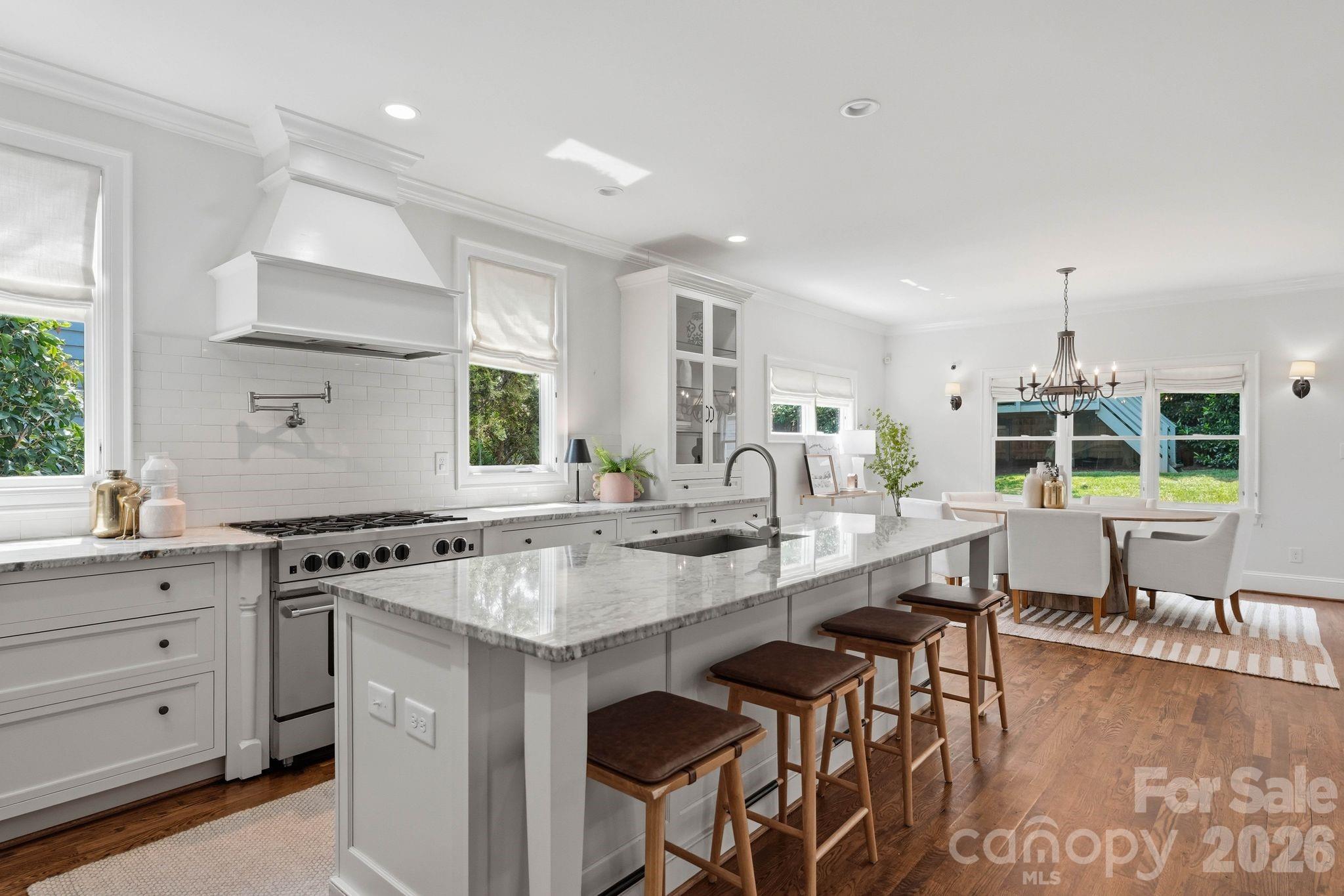 2013 Victorian Place, Charlotte, photo 5 of 8