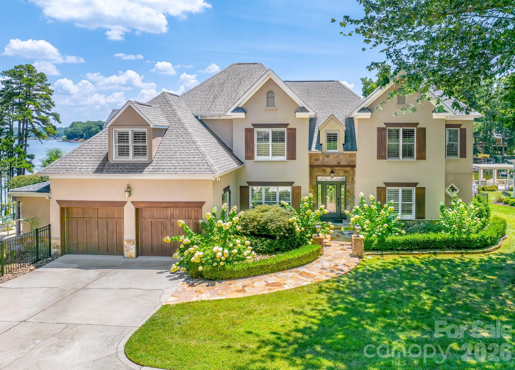 21206 Captiva Court, Cornelius, photo 1 of 8