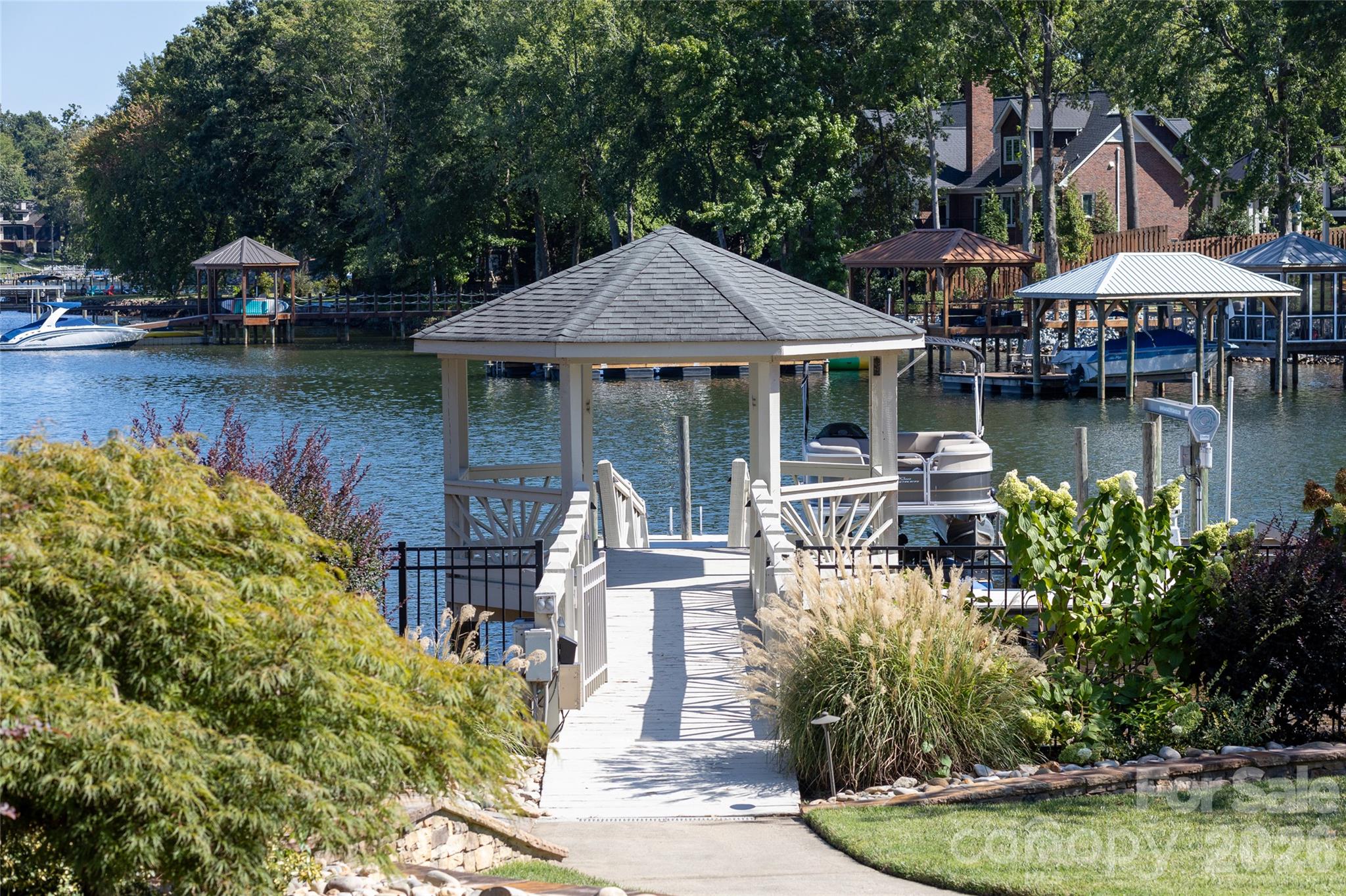 21206 Captiva Court, Cornelius, photo 3 of 8