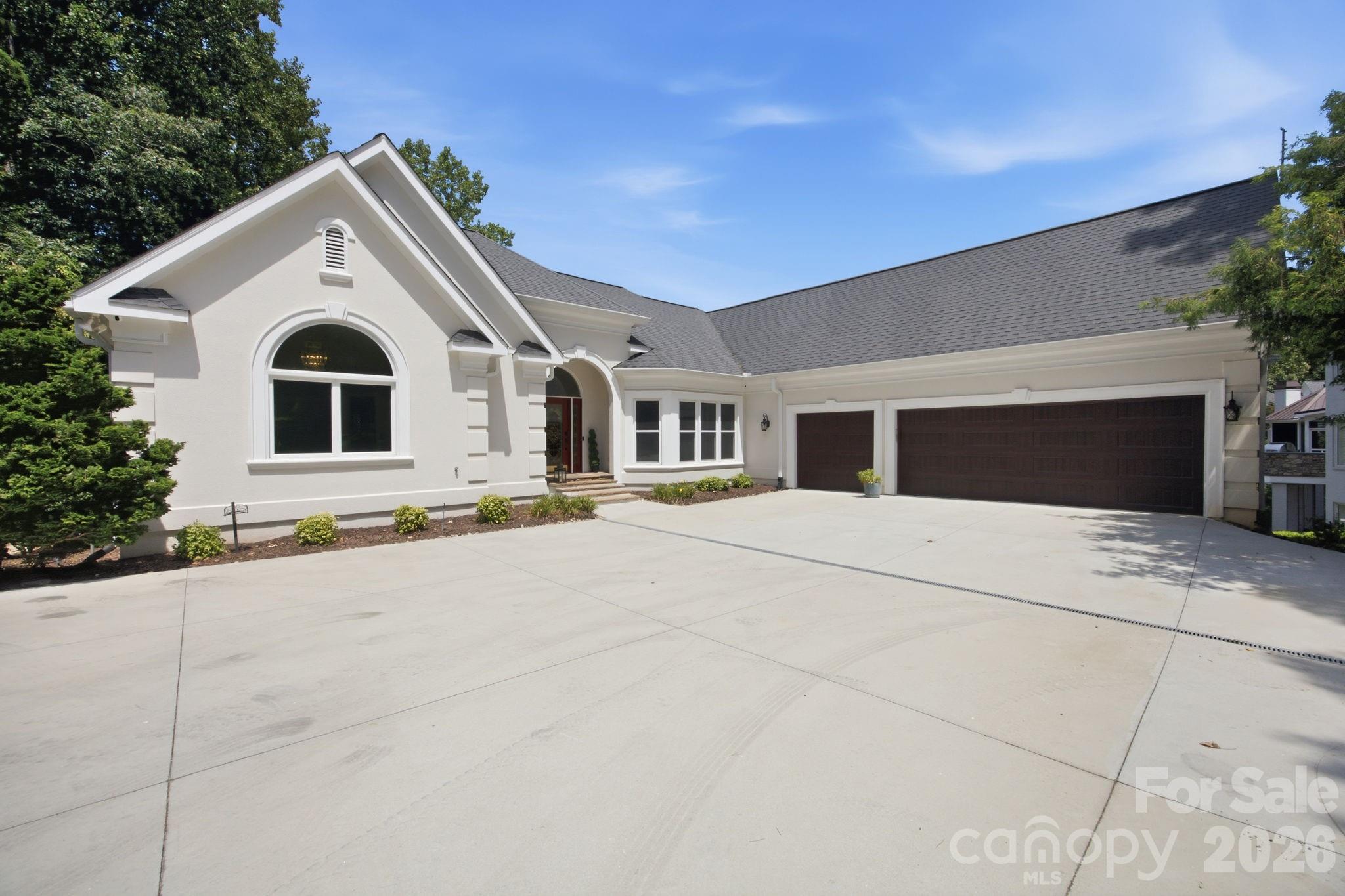19318 Mary Ardrey Circle, Cornelius, photo 2 of 8
