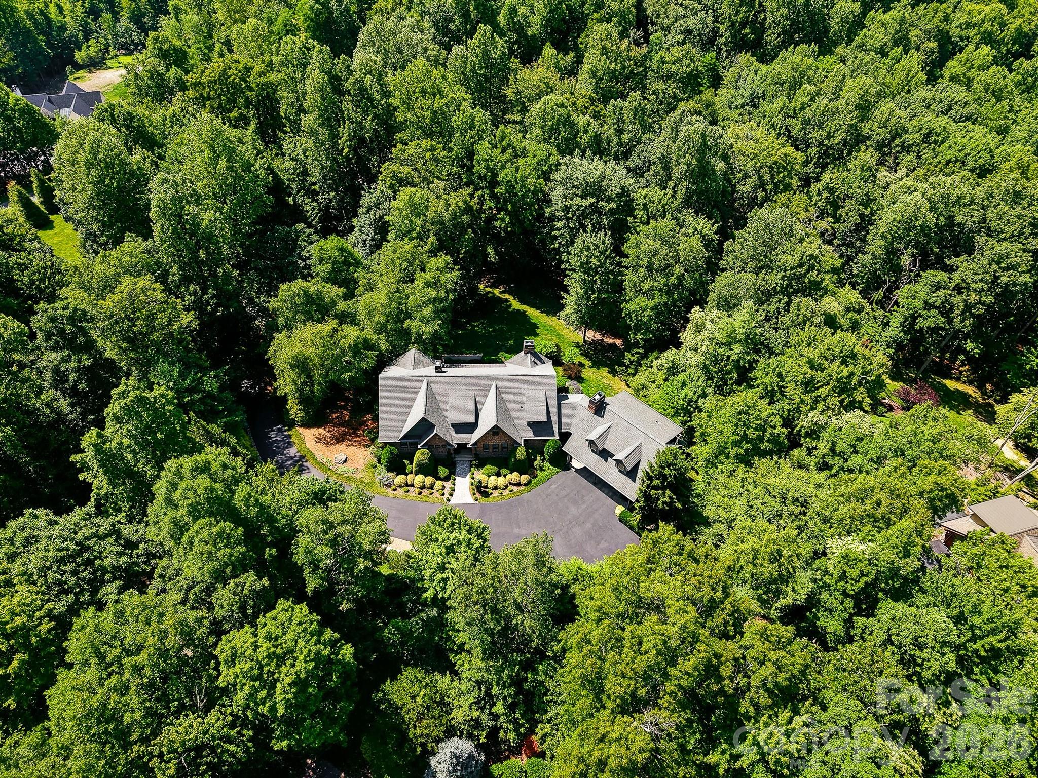 1333 Solomon Circle, Hendersonville, photo 2 of 8