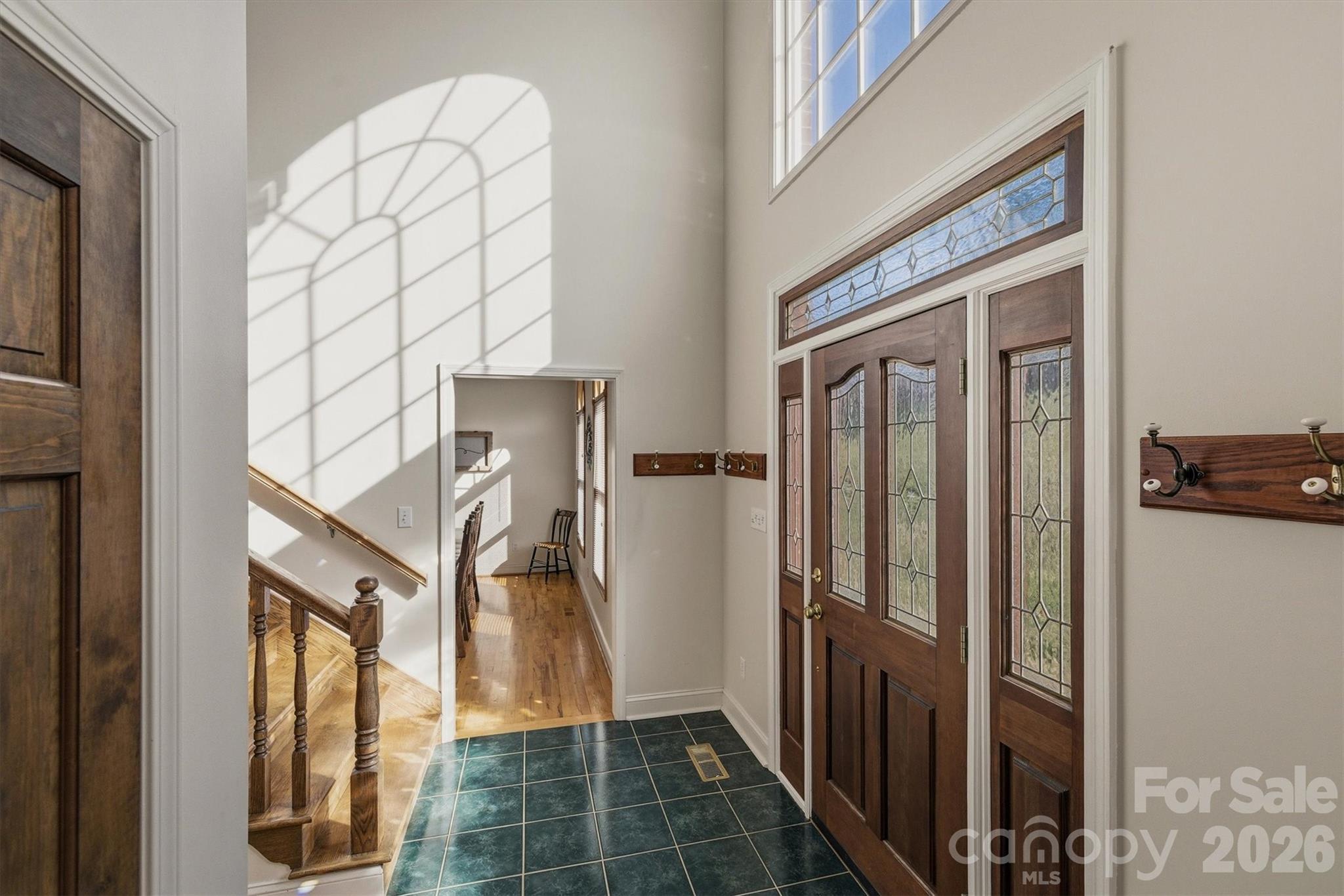 46 Mariners Point Lane, Hickory, photo 3 of 8