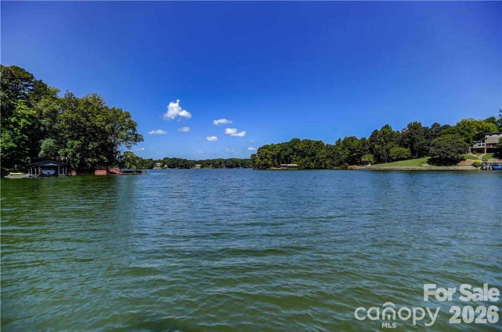 105 Quail Lane, Mooresville, photo 1 of 8