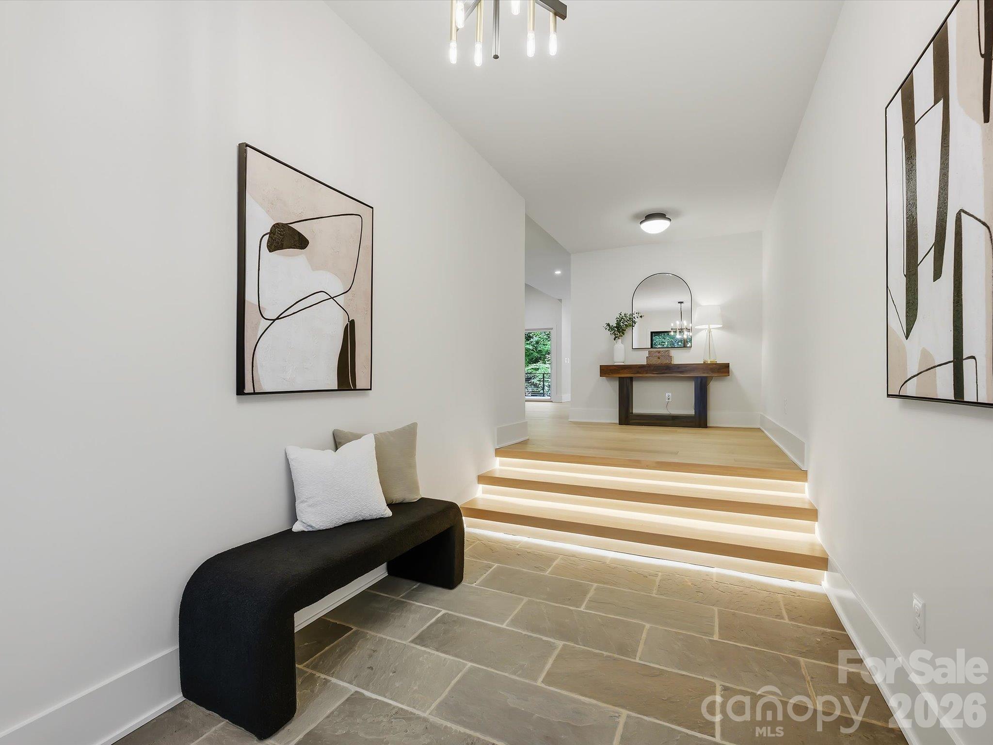 5401 Lancelot Drive, Charlotte, photo 4 of 8