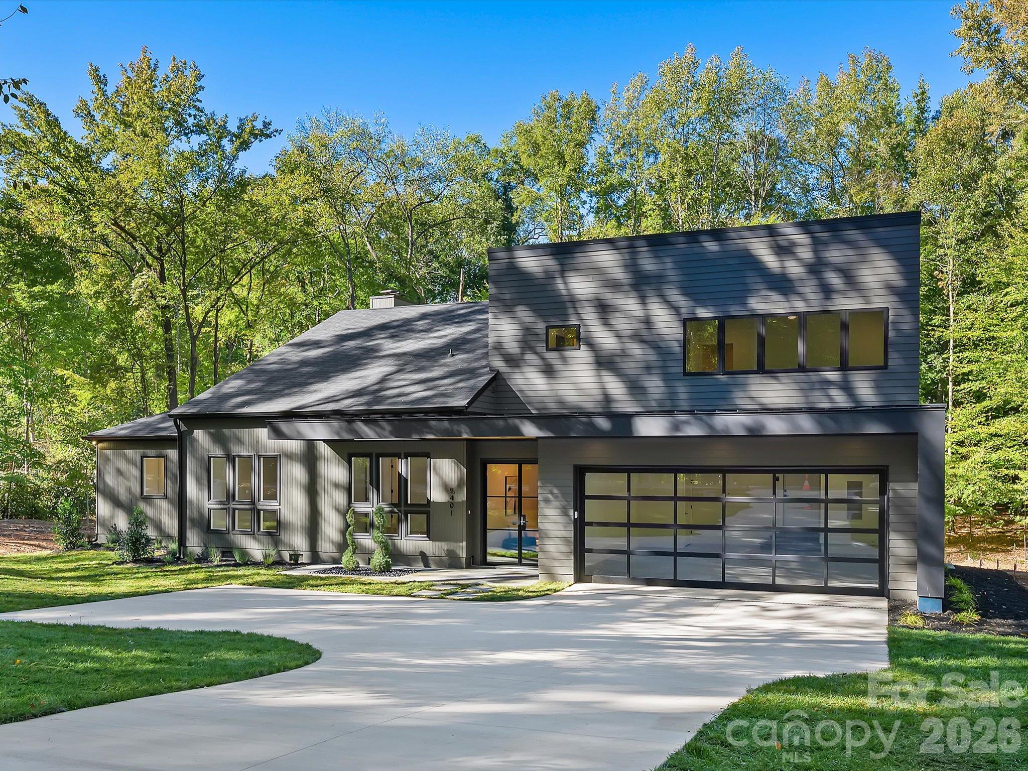 5401 Lancelot Drive, Charlotte, photo 1 of 8