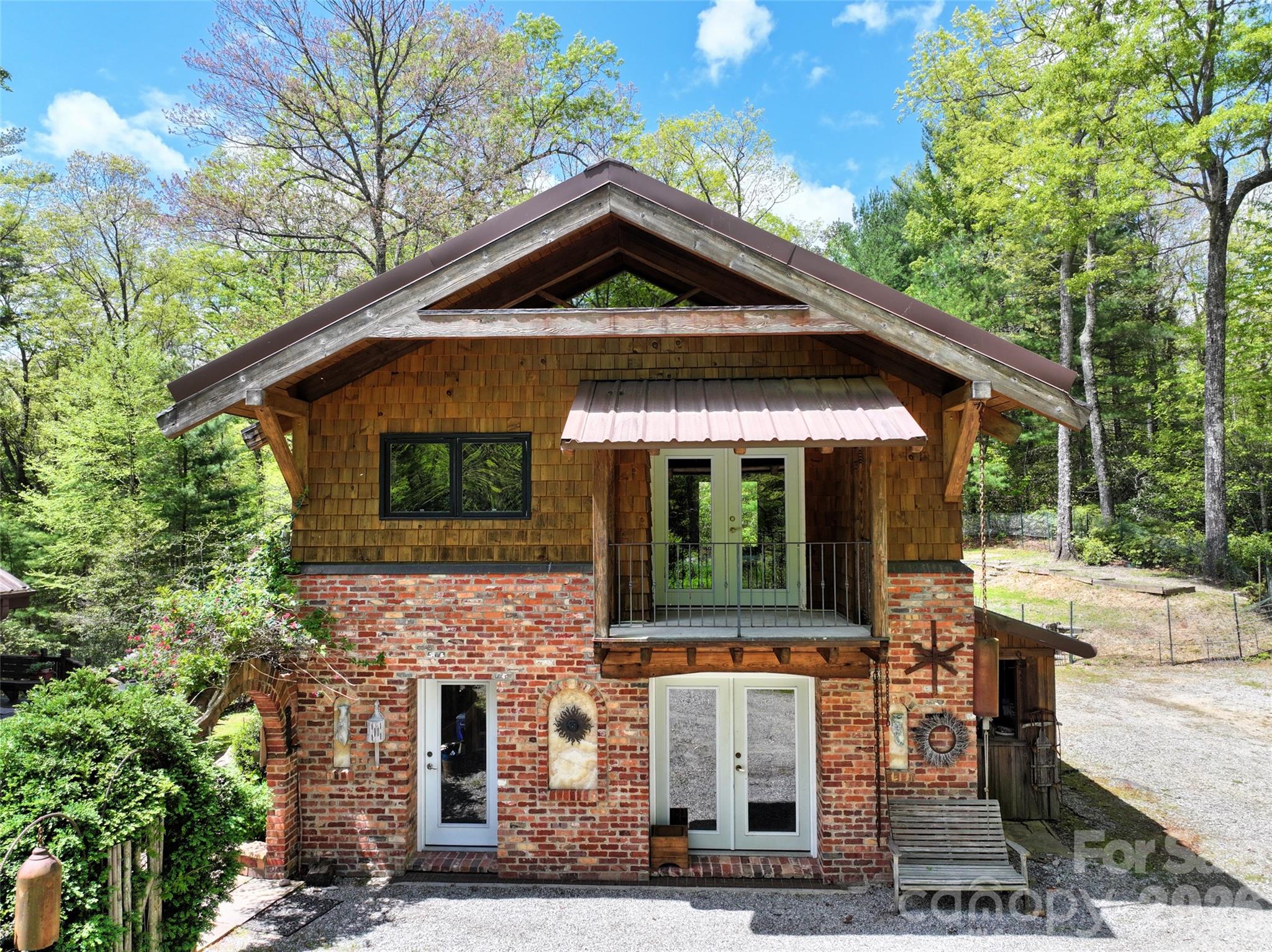 688 Blueberry Farm Road, Zirconia, photo 5 of 8