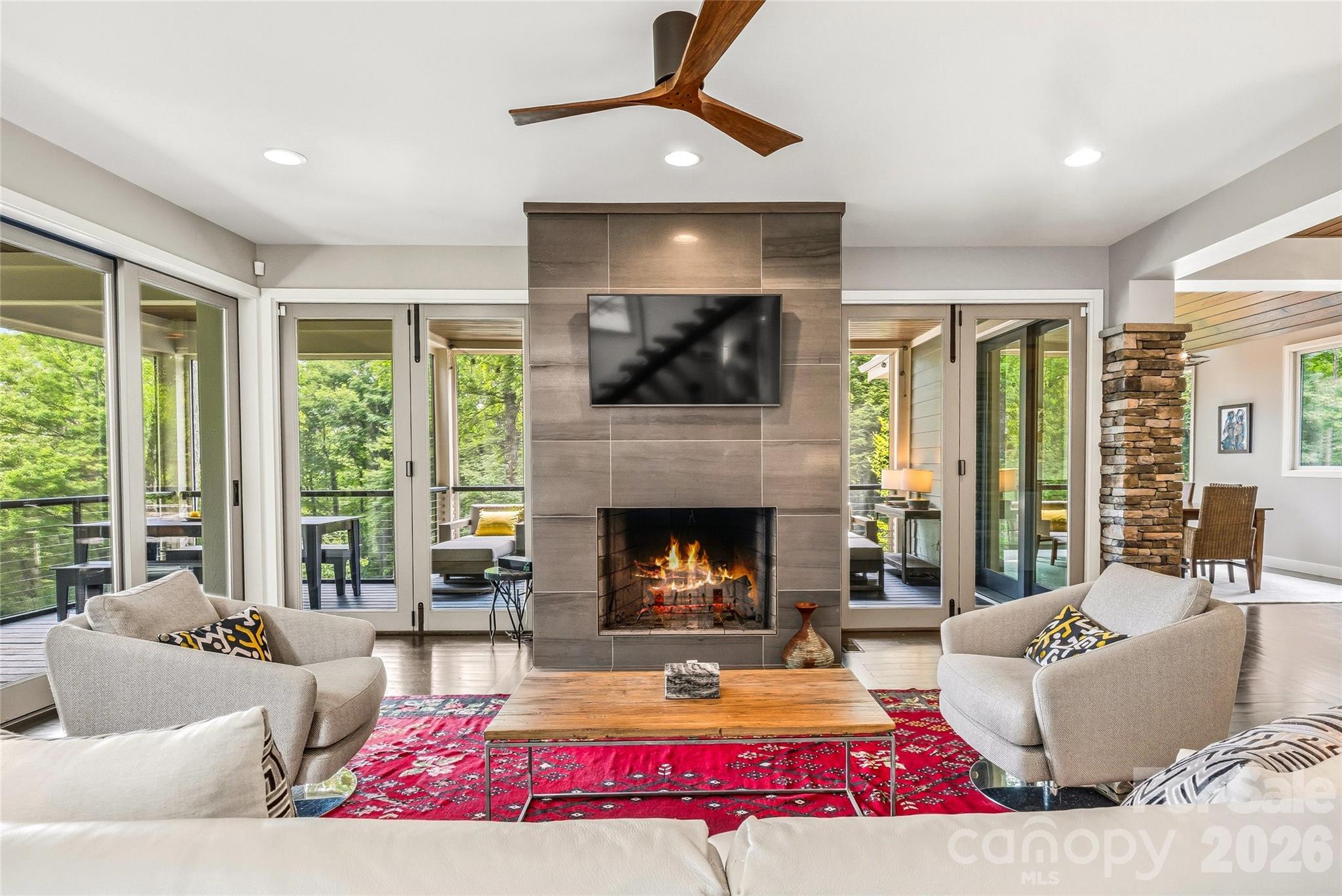 233 Tanglewood Lane, Saluda, photo 3 of 8