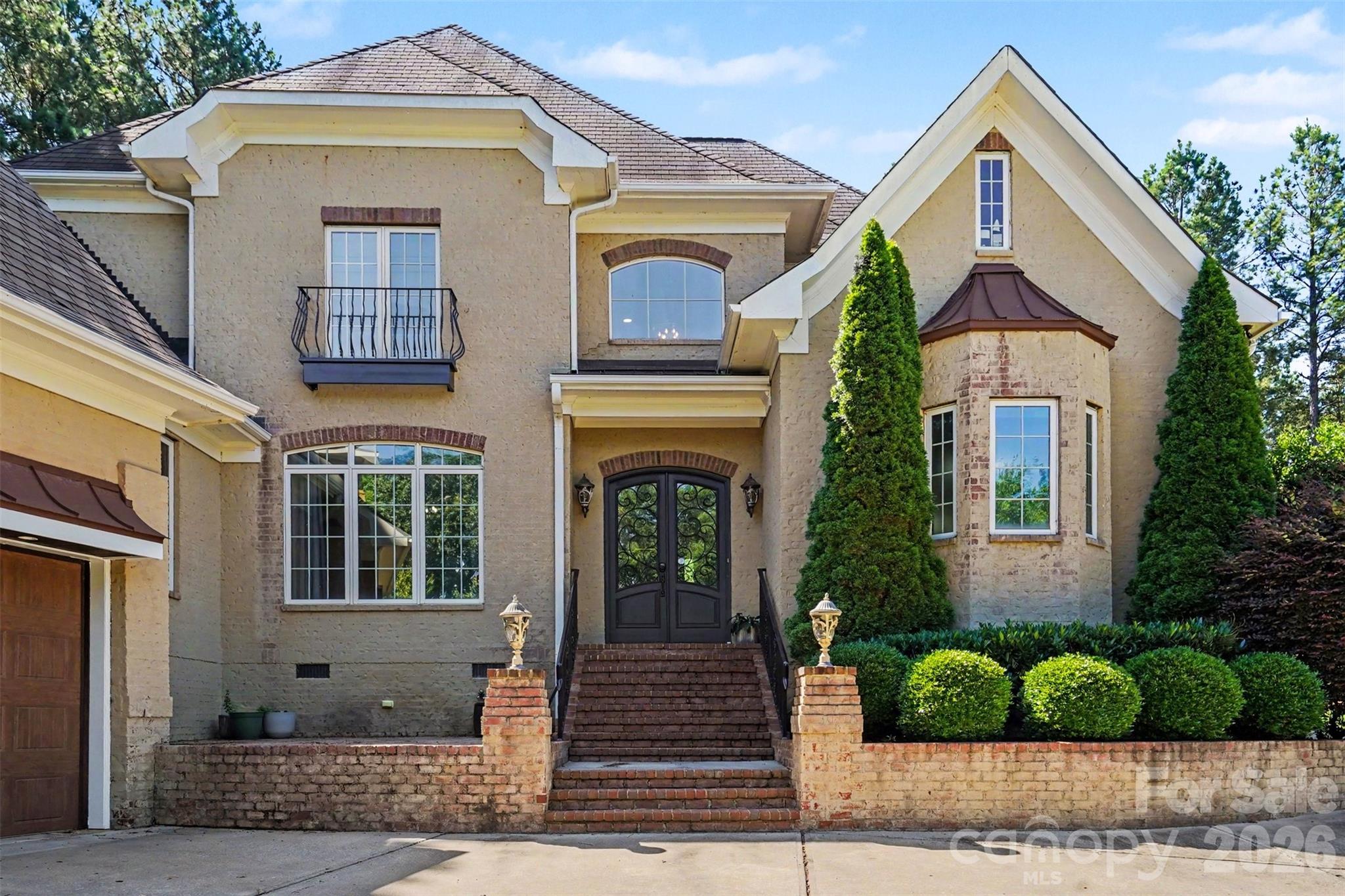 5129 Watermead Lane, Belmont, photo 2 of 8