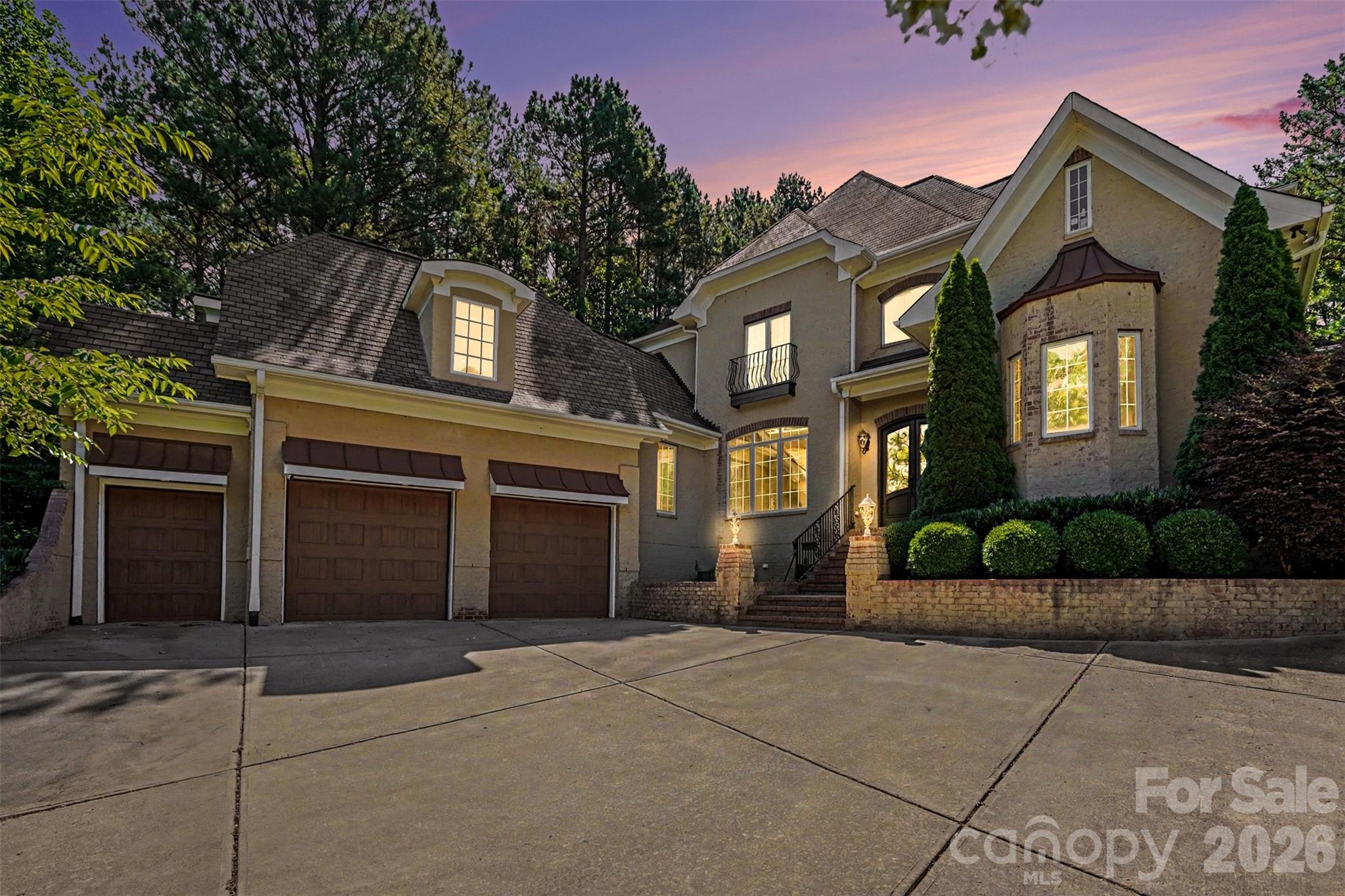 5129 Watermead Lane, Belmont, photo 1 of 8